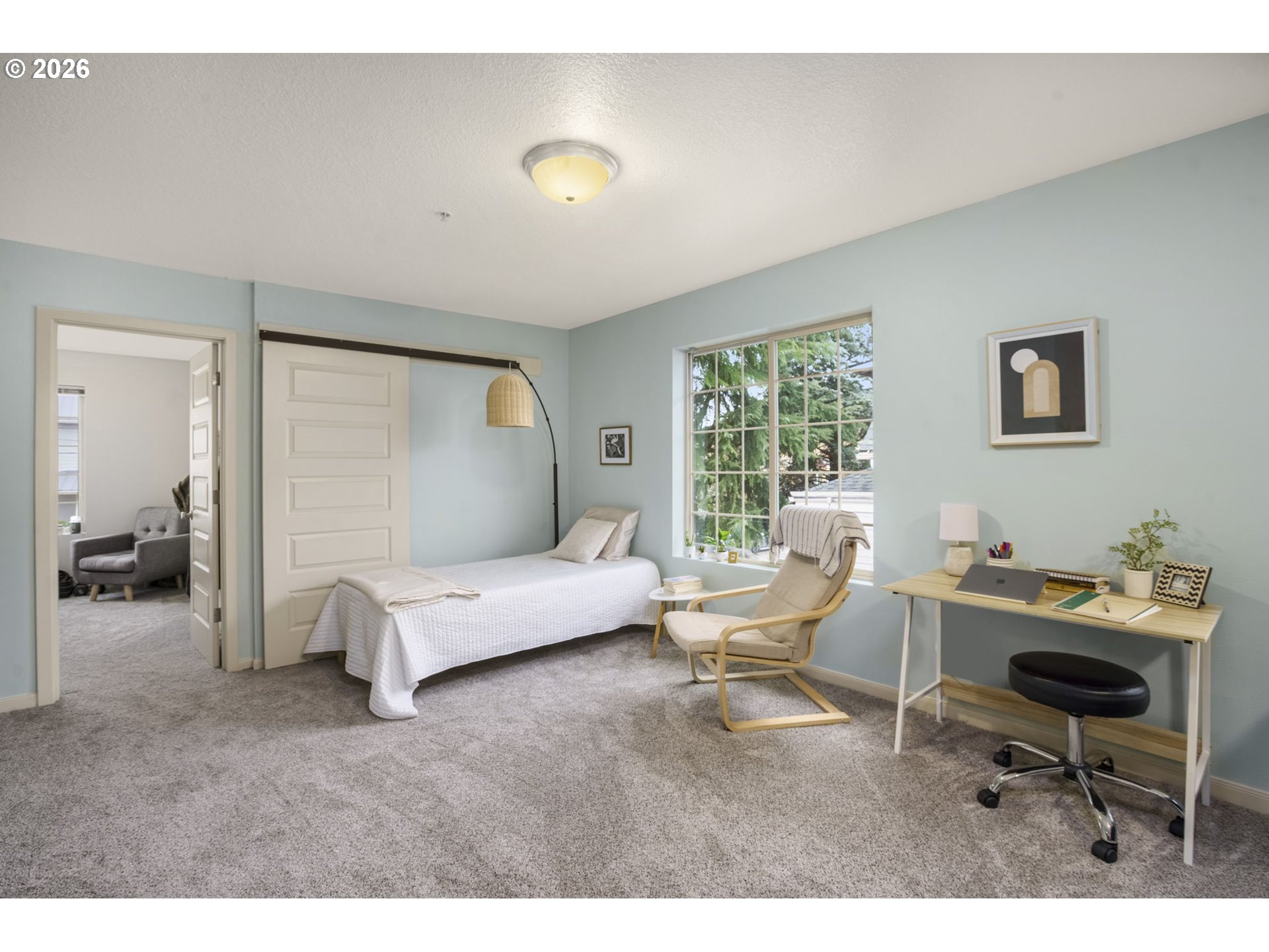 property viewer photo 7