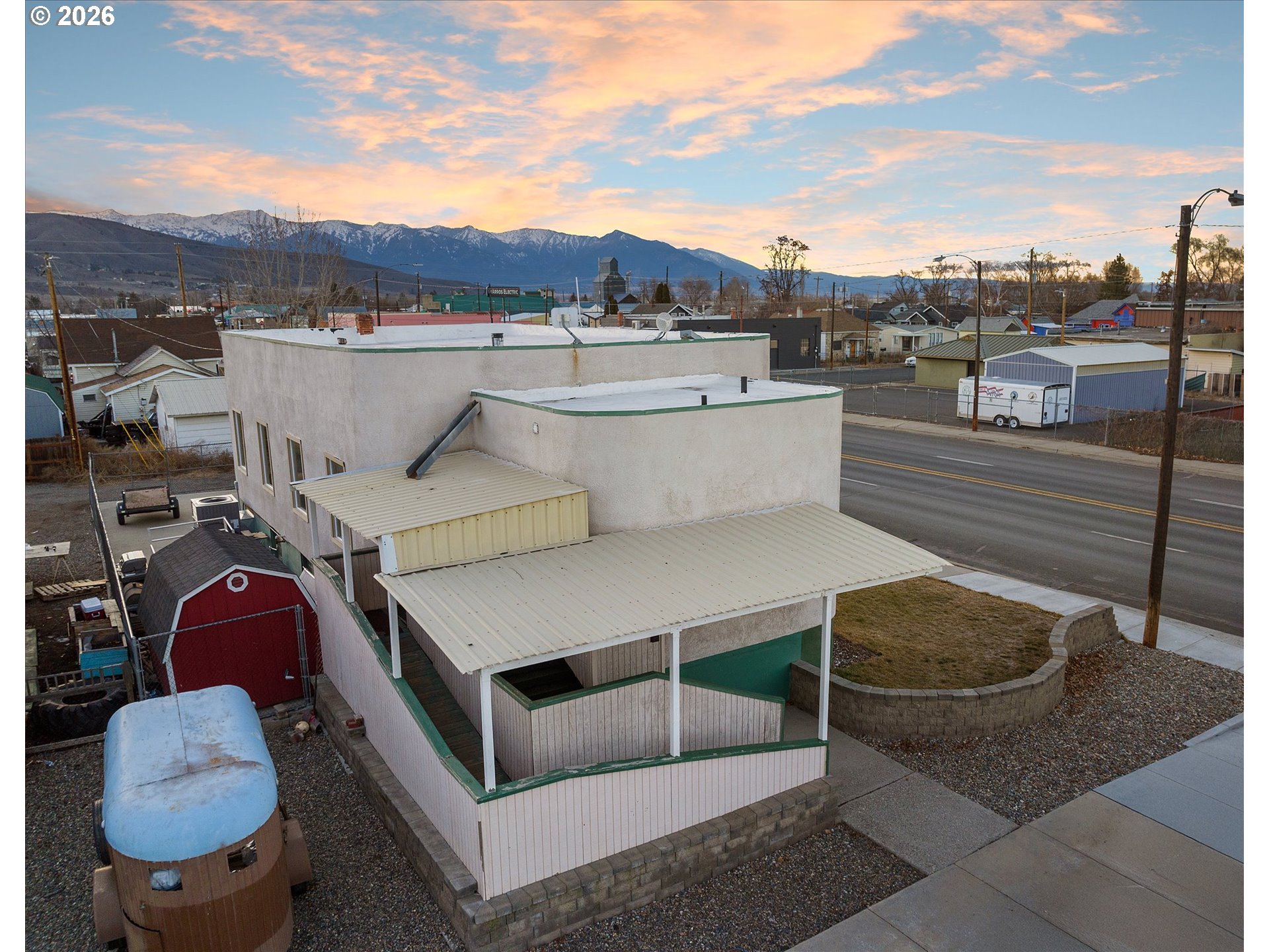 main property photo 40