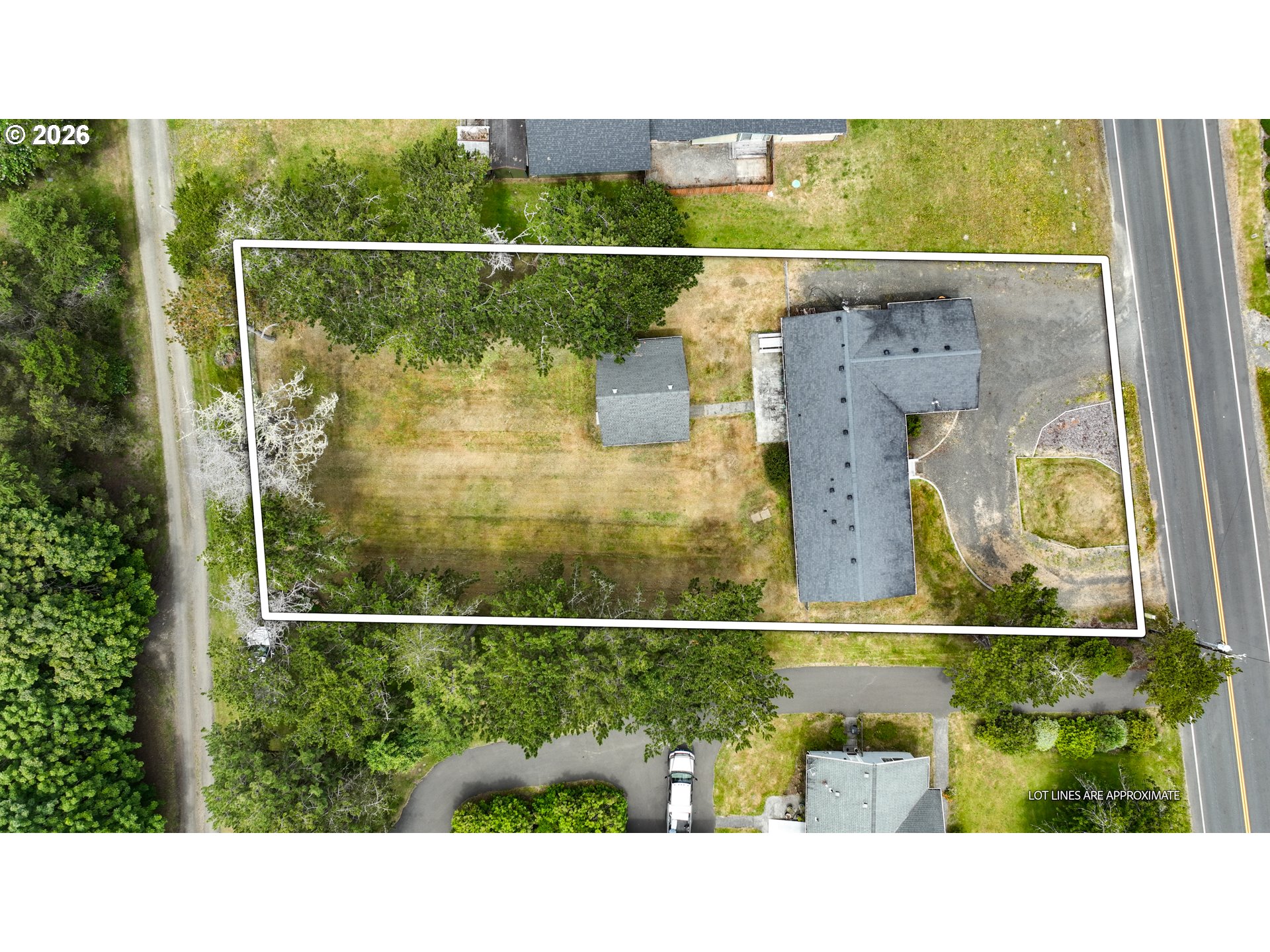 main property photo 13