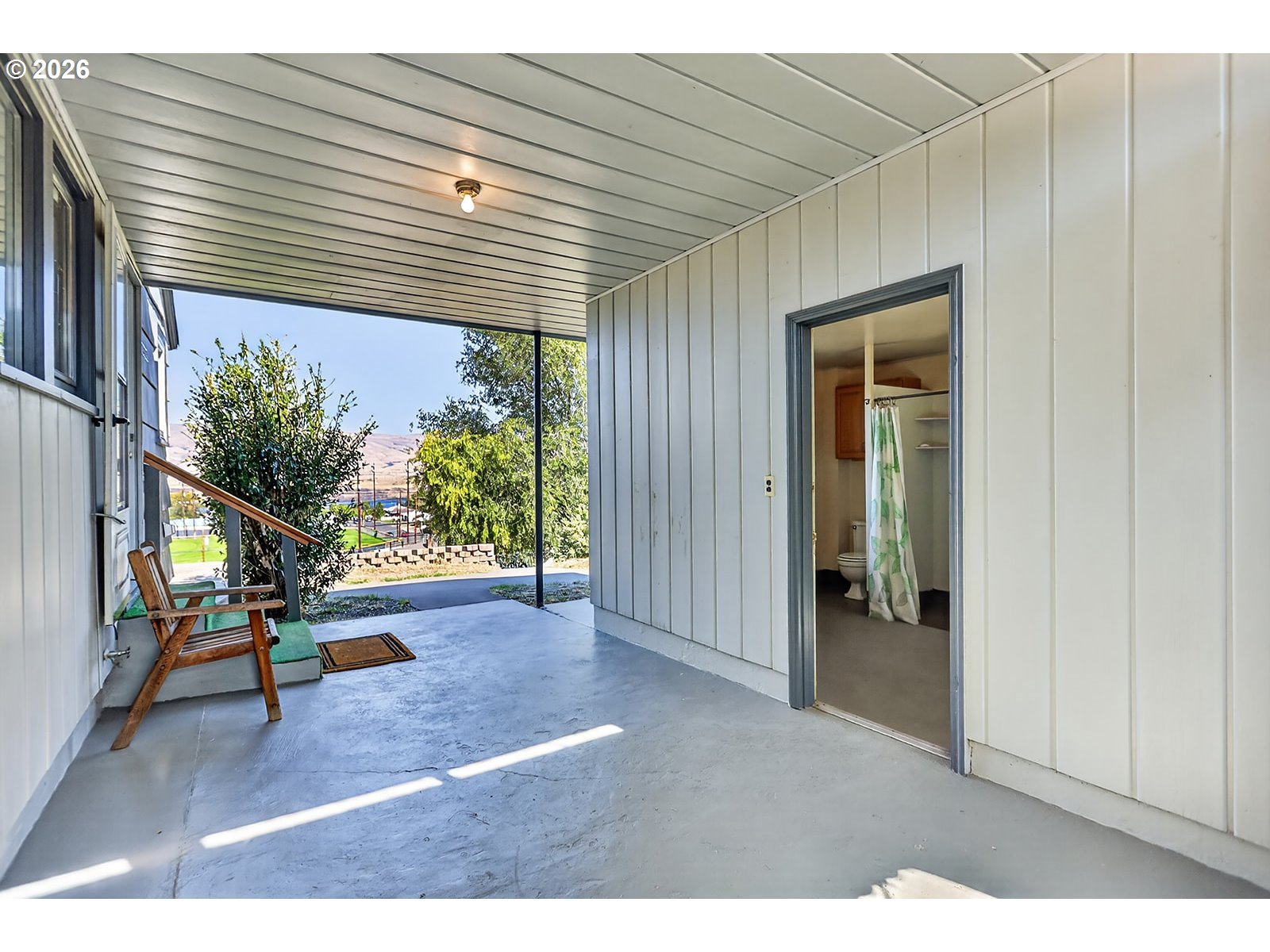 main property photo 23