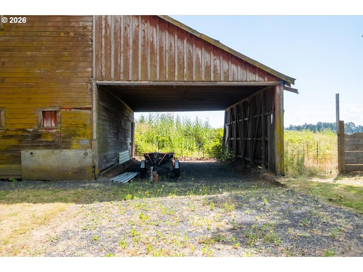 main property photo 34