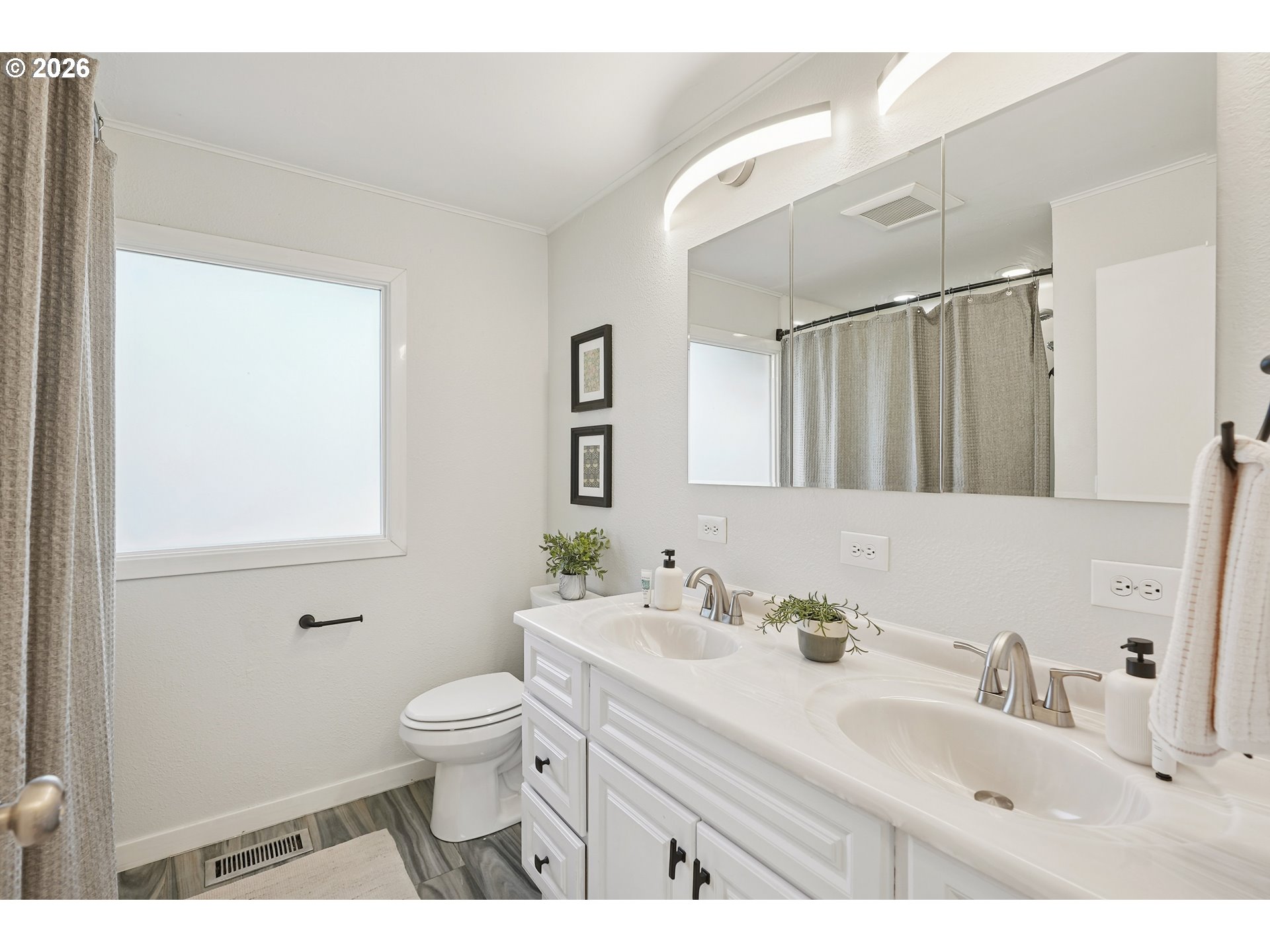 property viewer photo 13