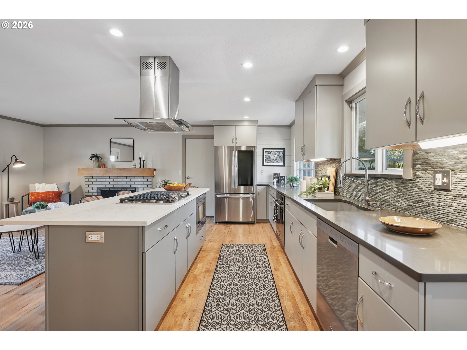 property viewer photo 2