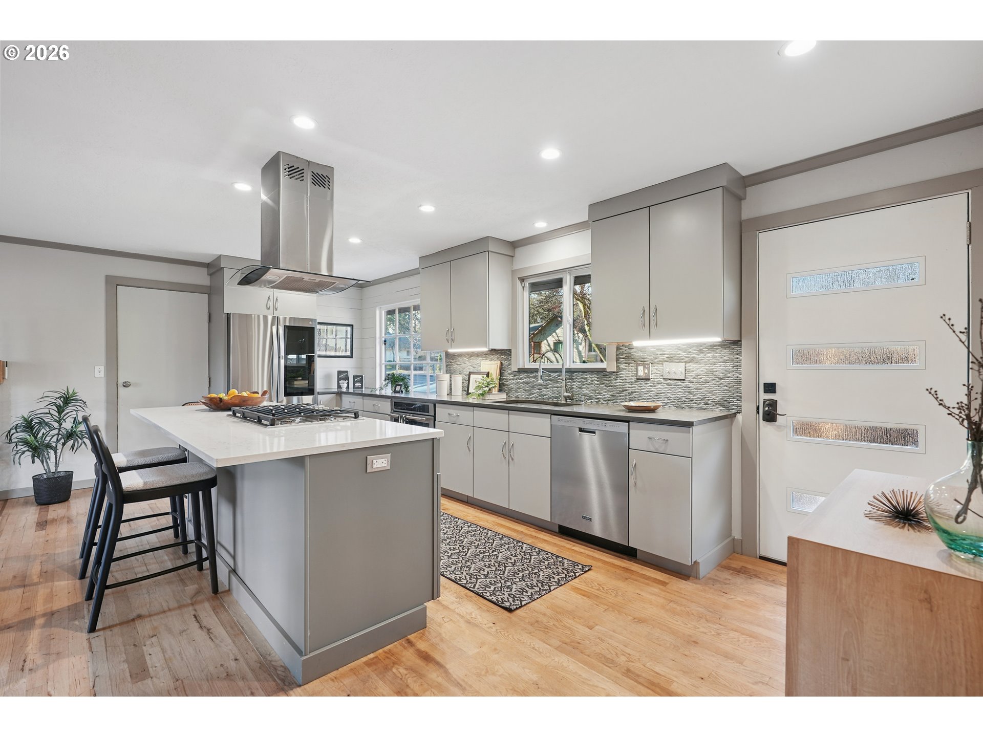 property viewer photo 4