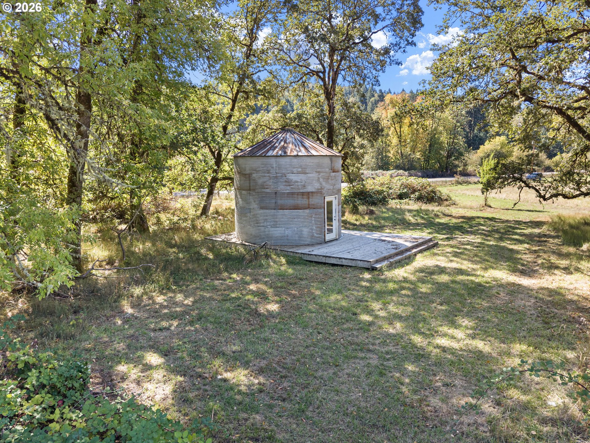 main property photo 10
