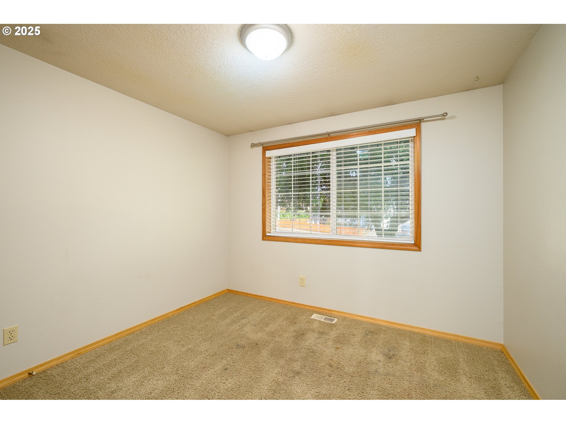 property viewer photo 17