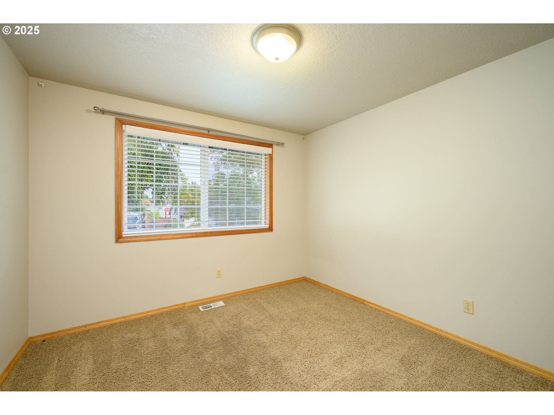 property viewer photo 19