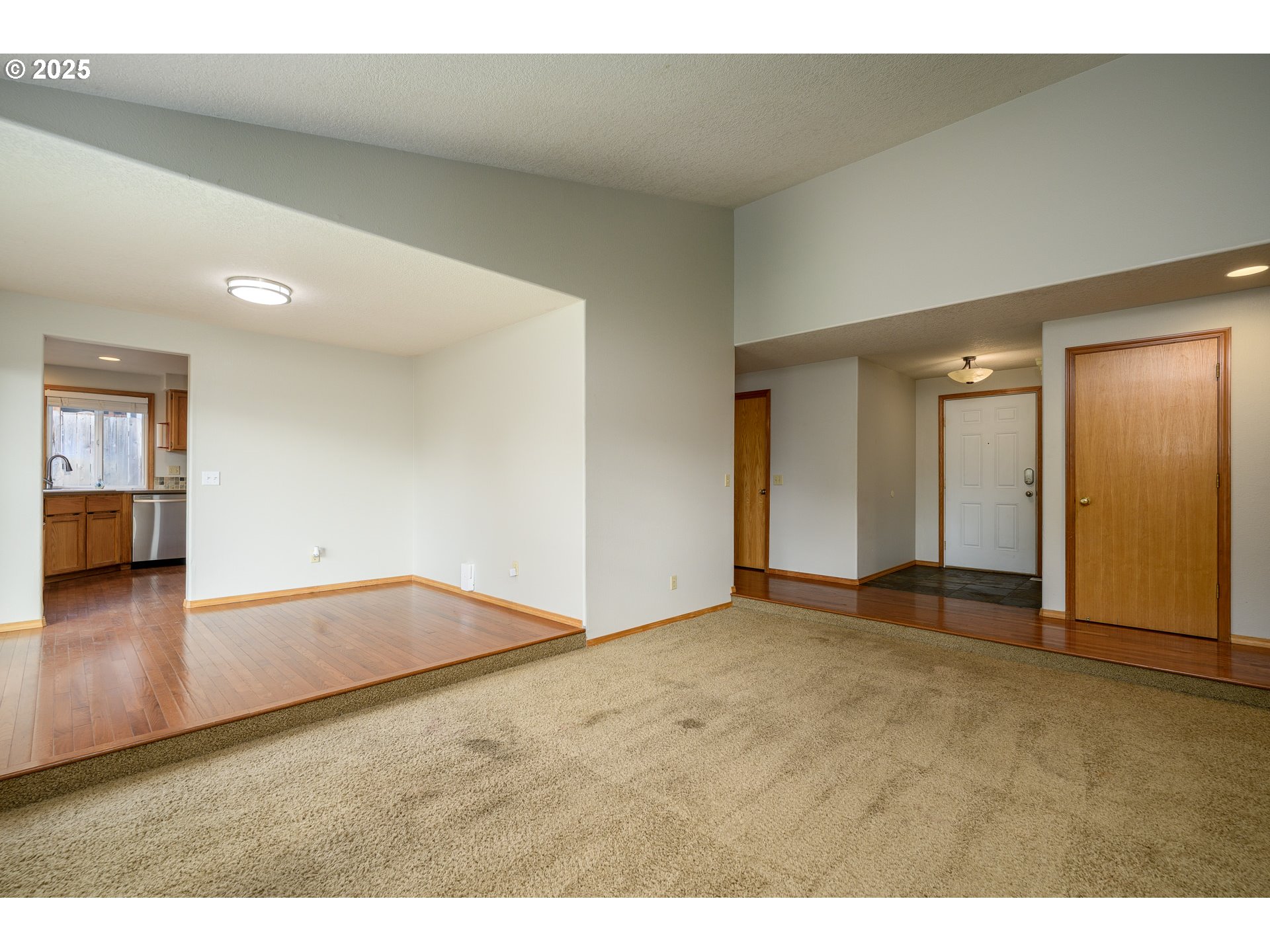 property viewer photo 7