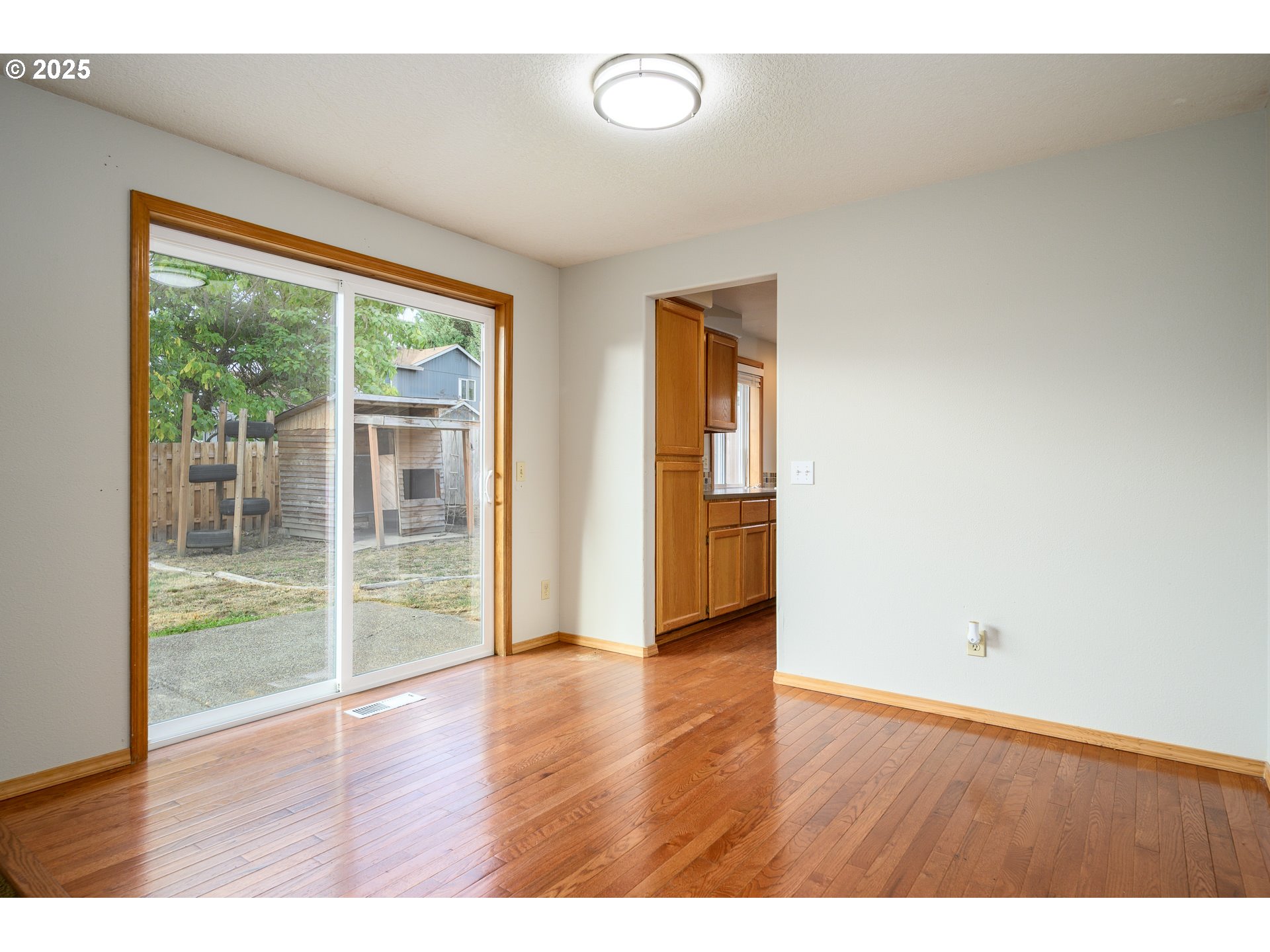 property viewer photo 9