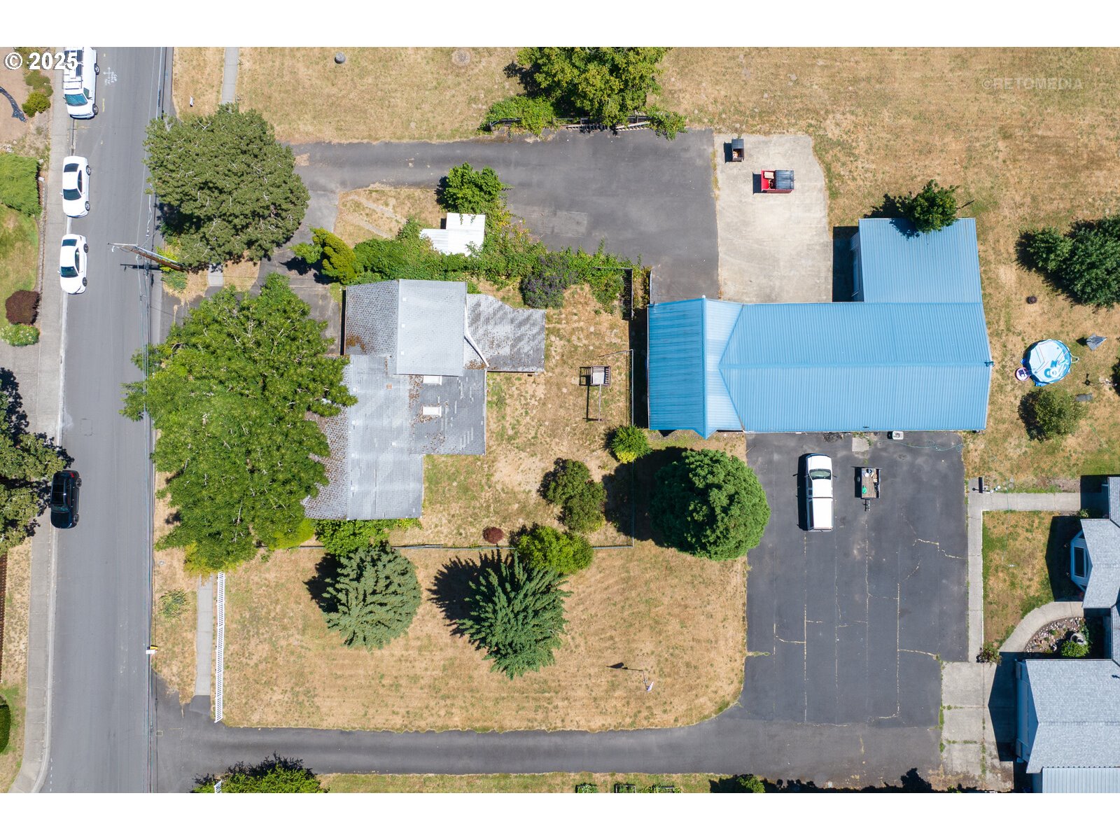 main property photo 10