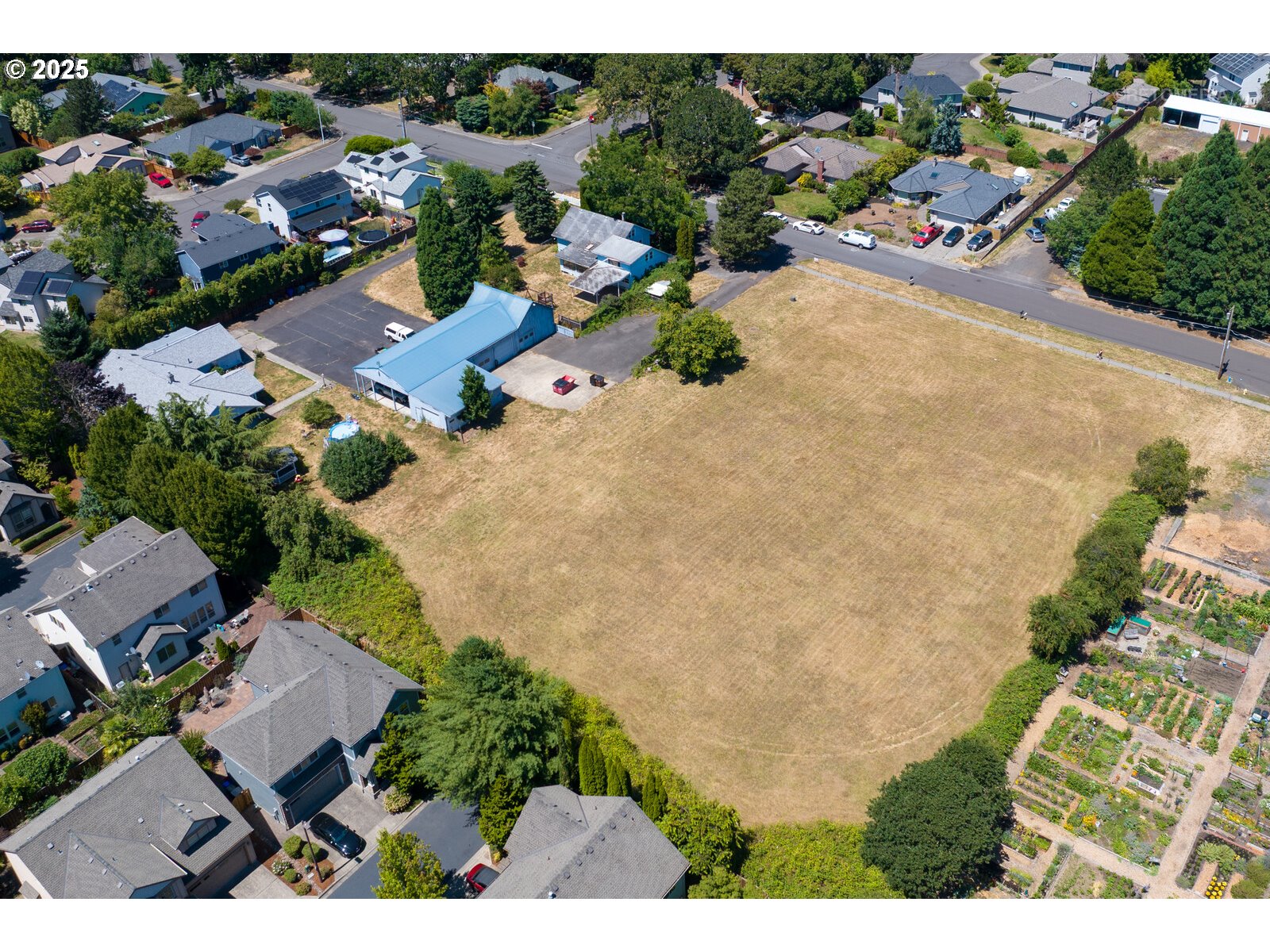 main property photo 15