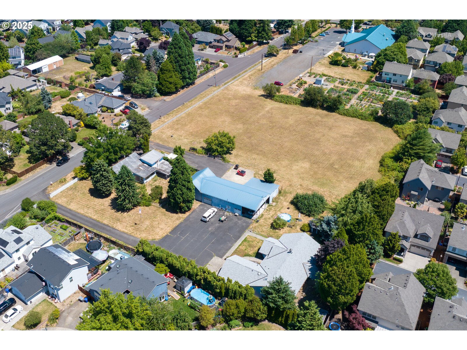 main property photo 18
