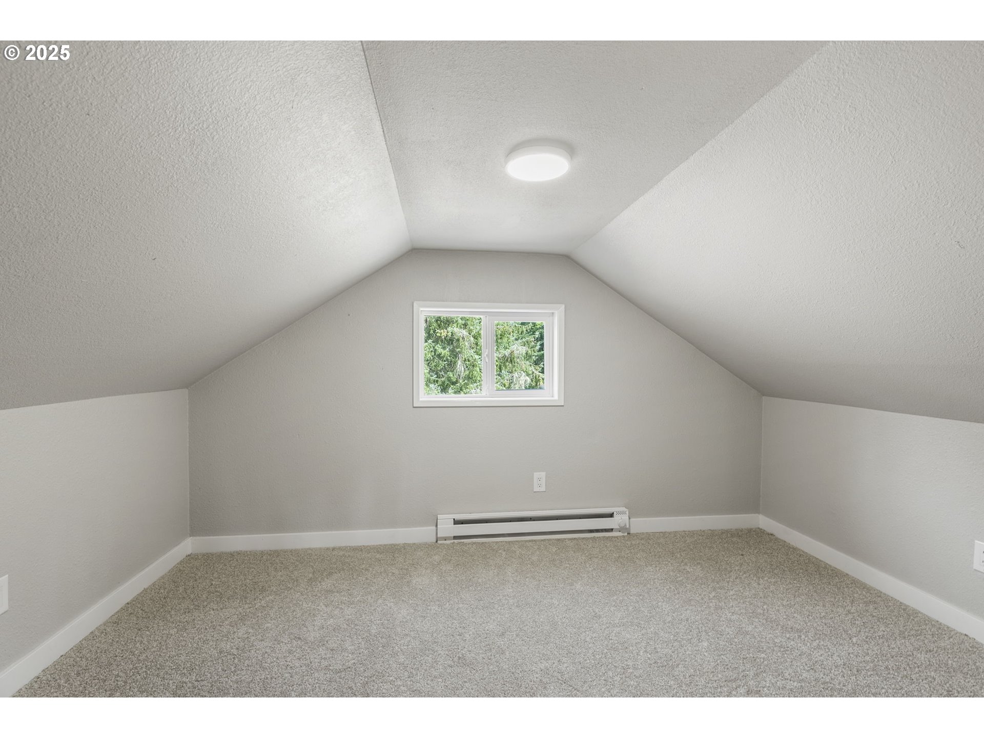 property viewer photo 16