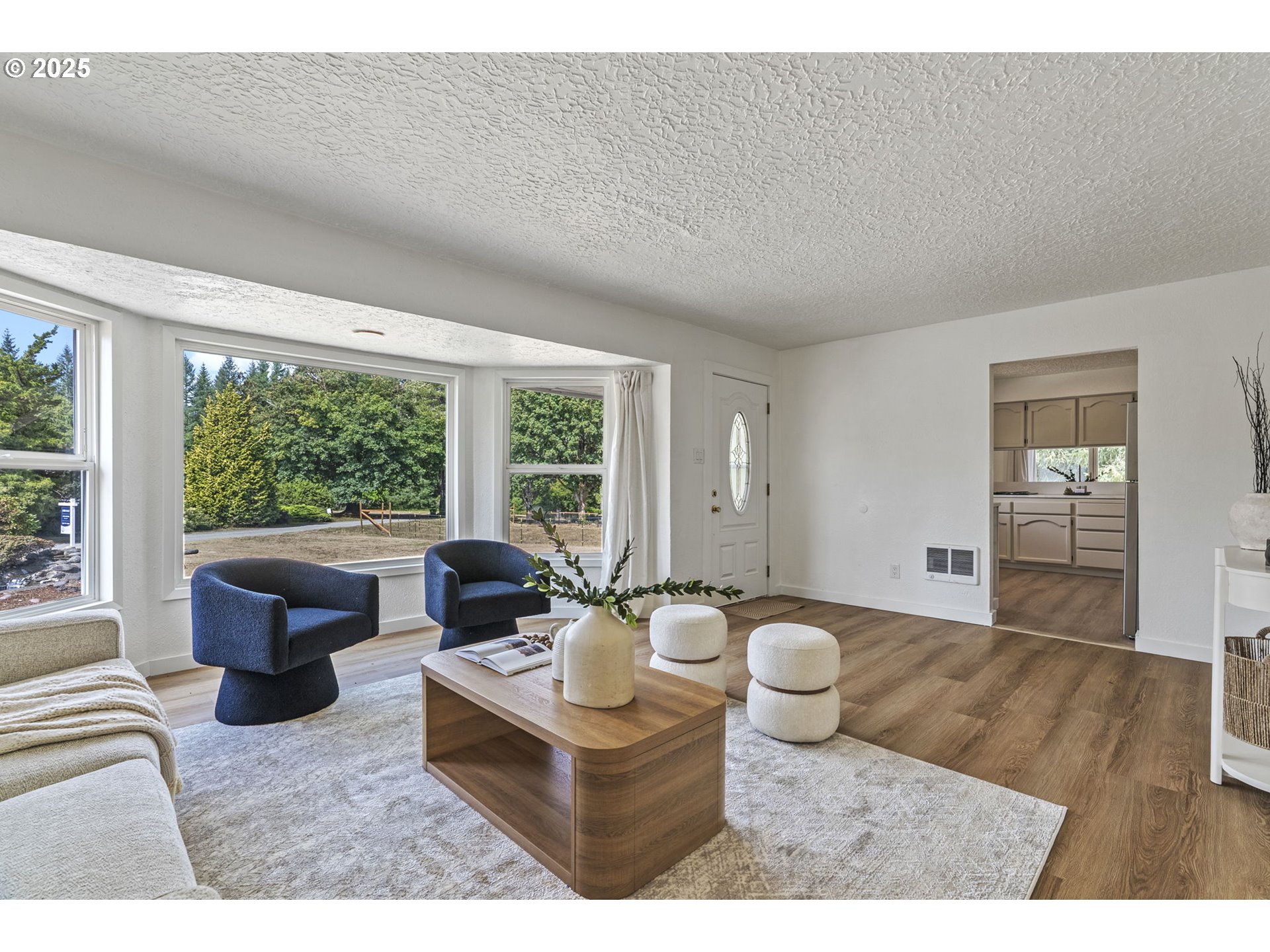 property viewer photo 7