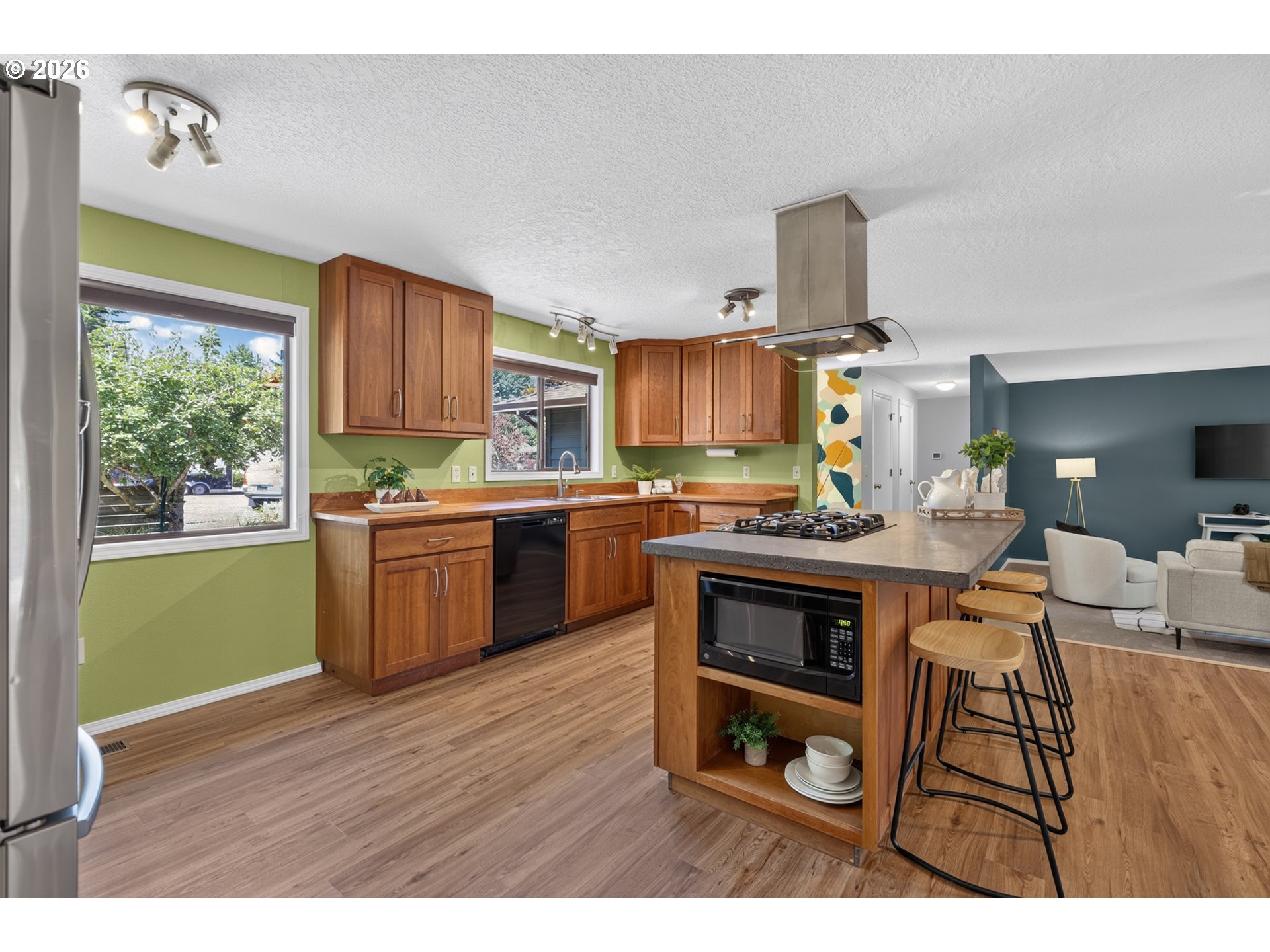 main property photo 19