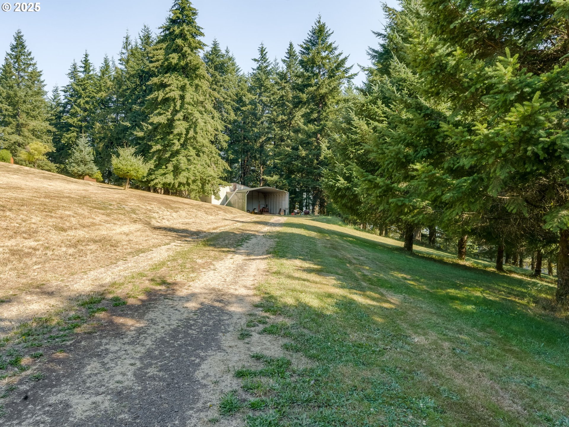 main property photo 35