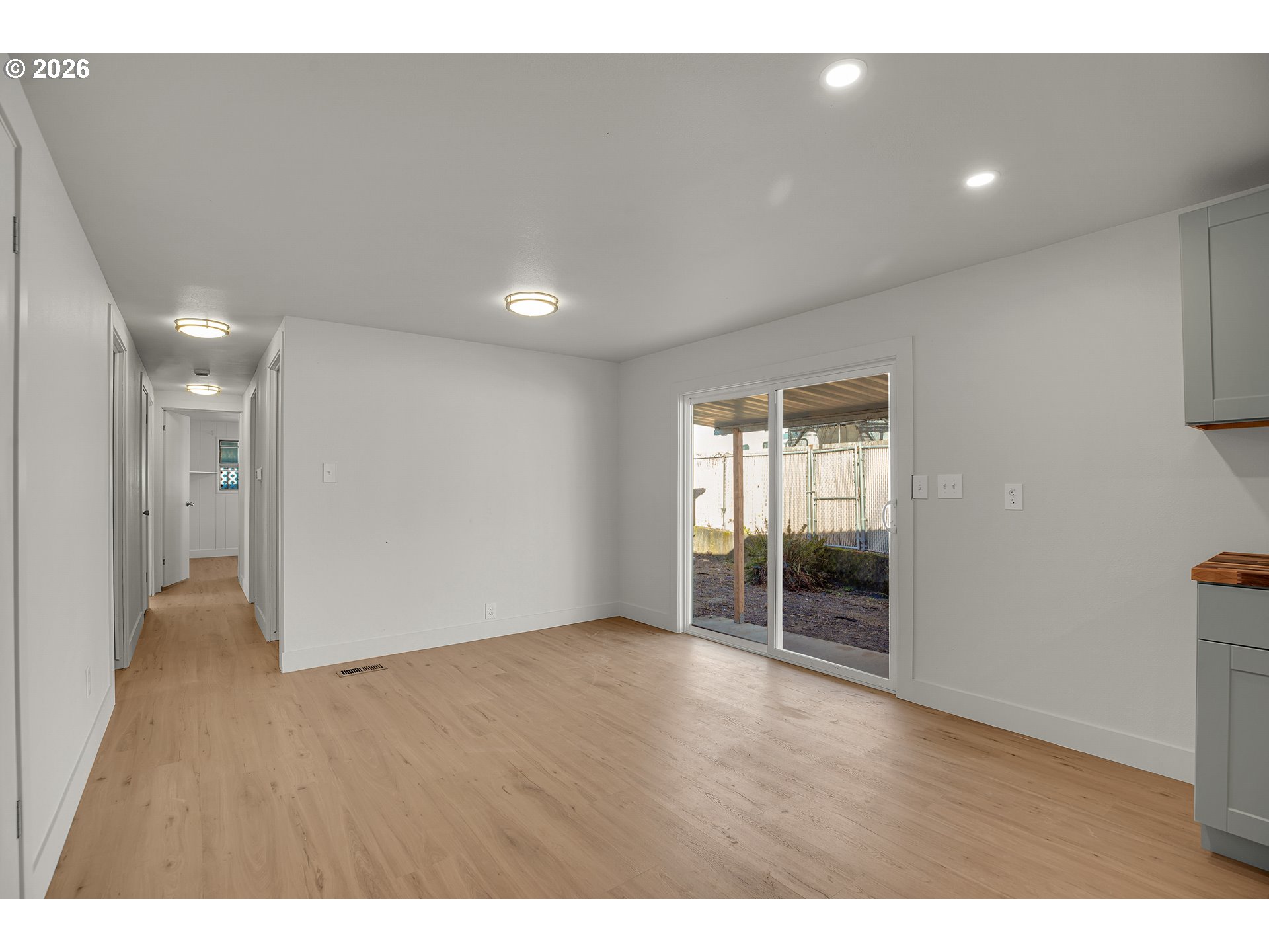 property viewer photo 12