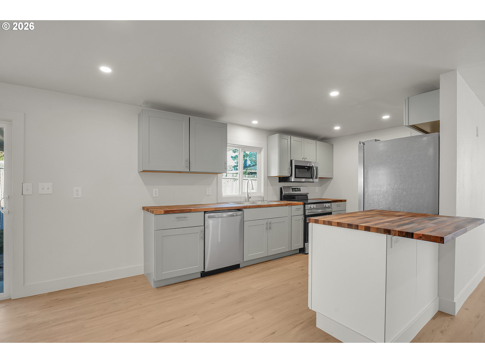 property viewer photo 13