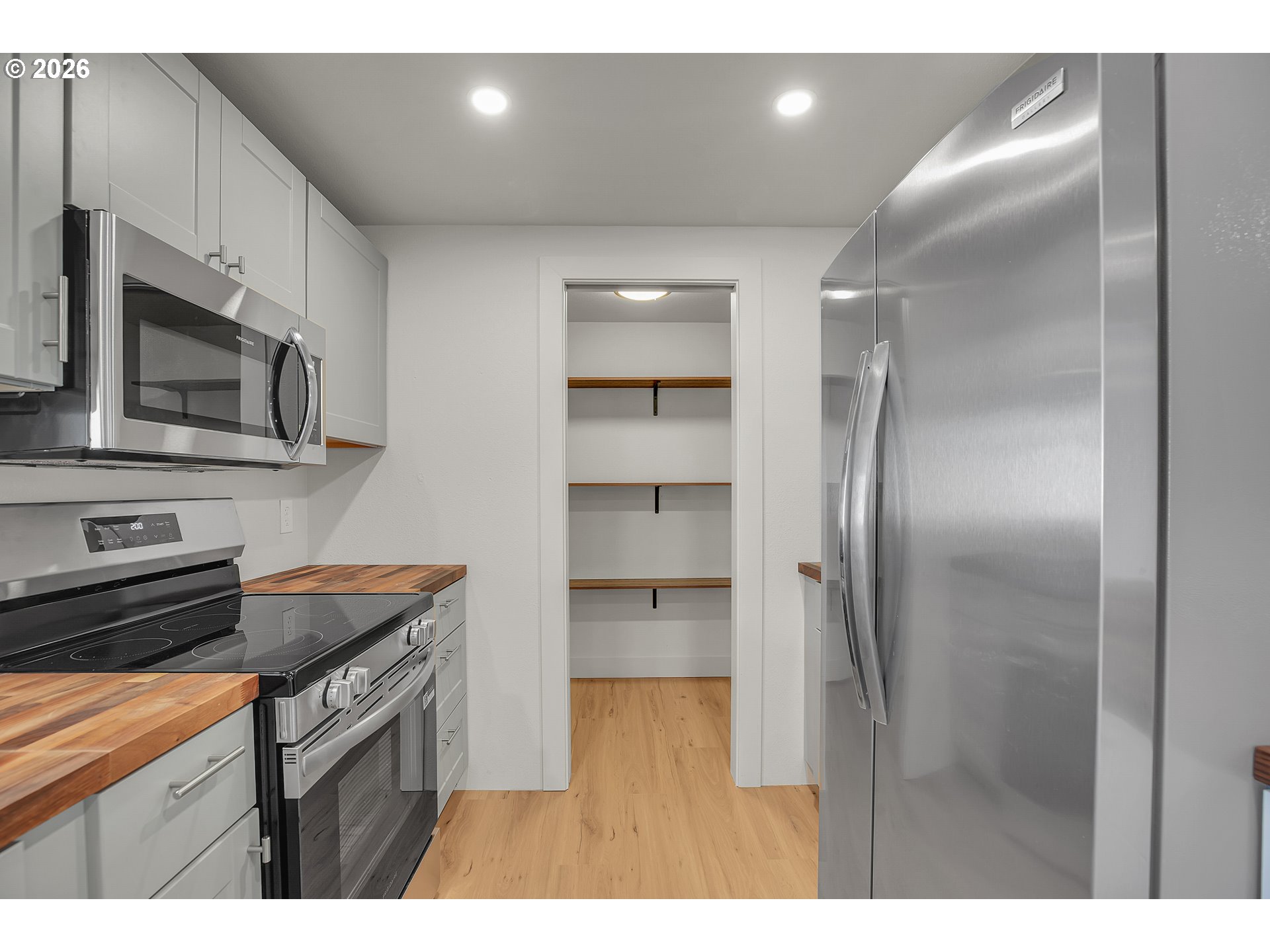 property viewer photo 16