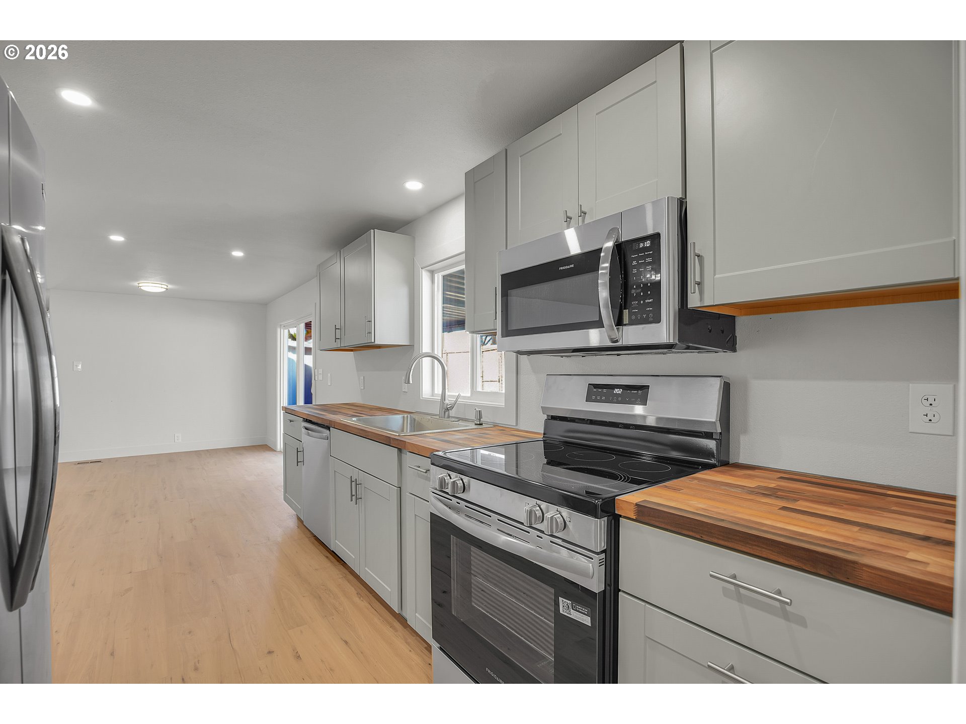 property viewer photo 17
