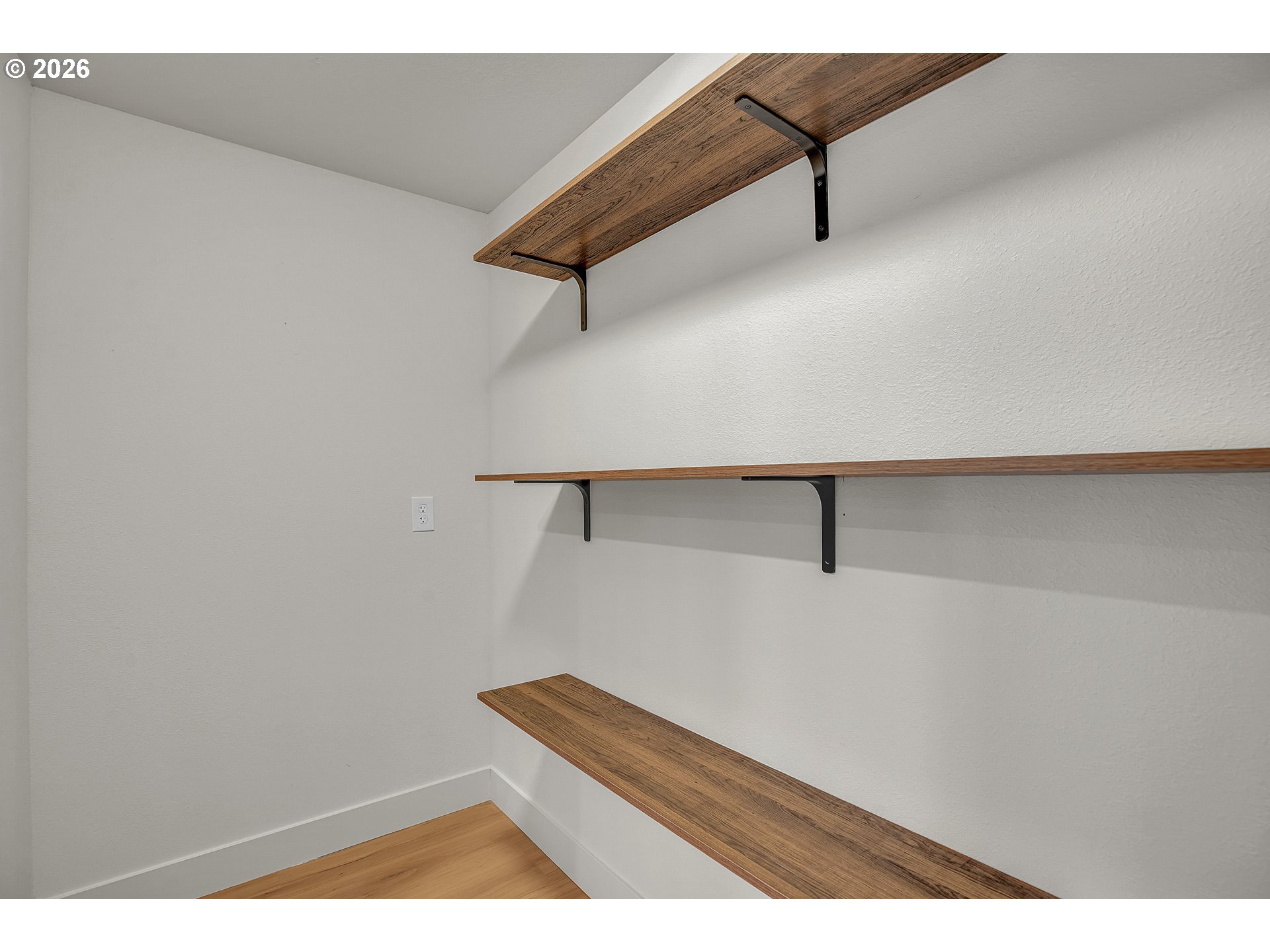 property viewer photo 18