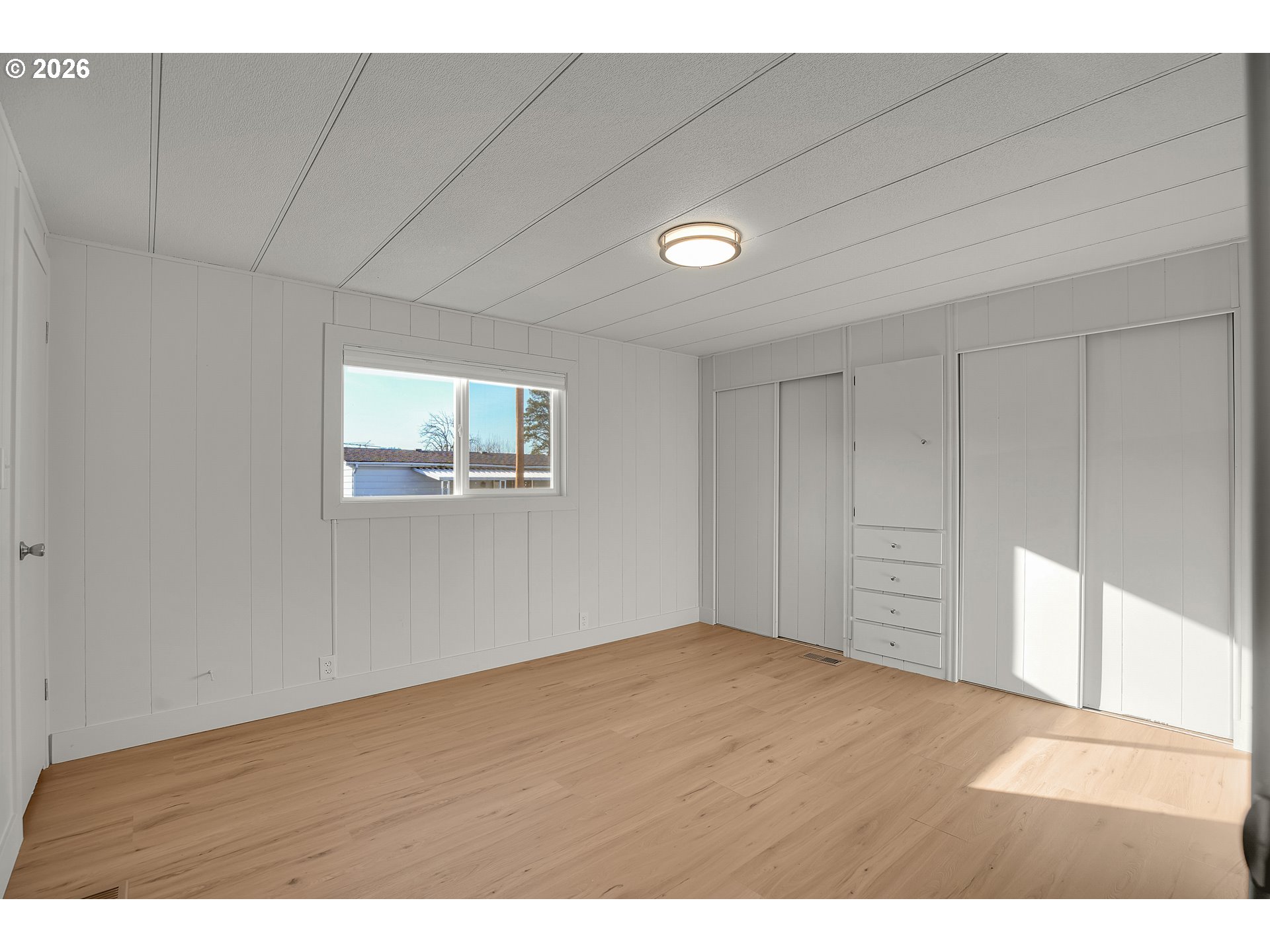 property viewer photo 27