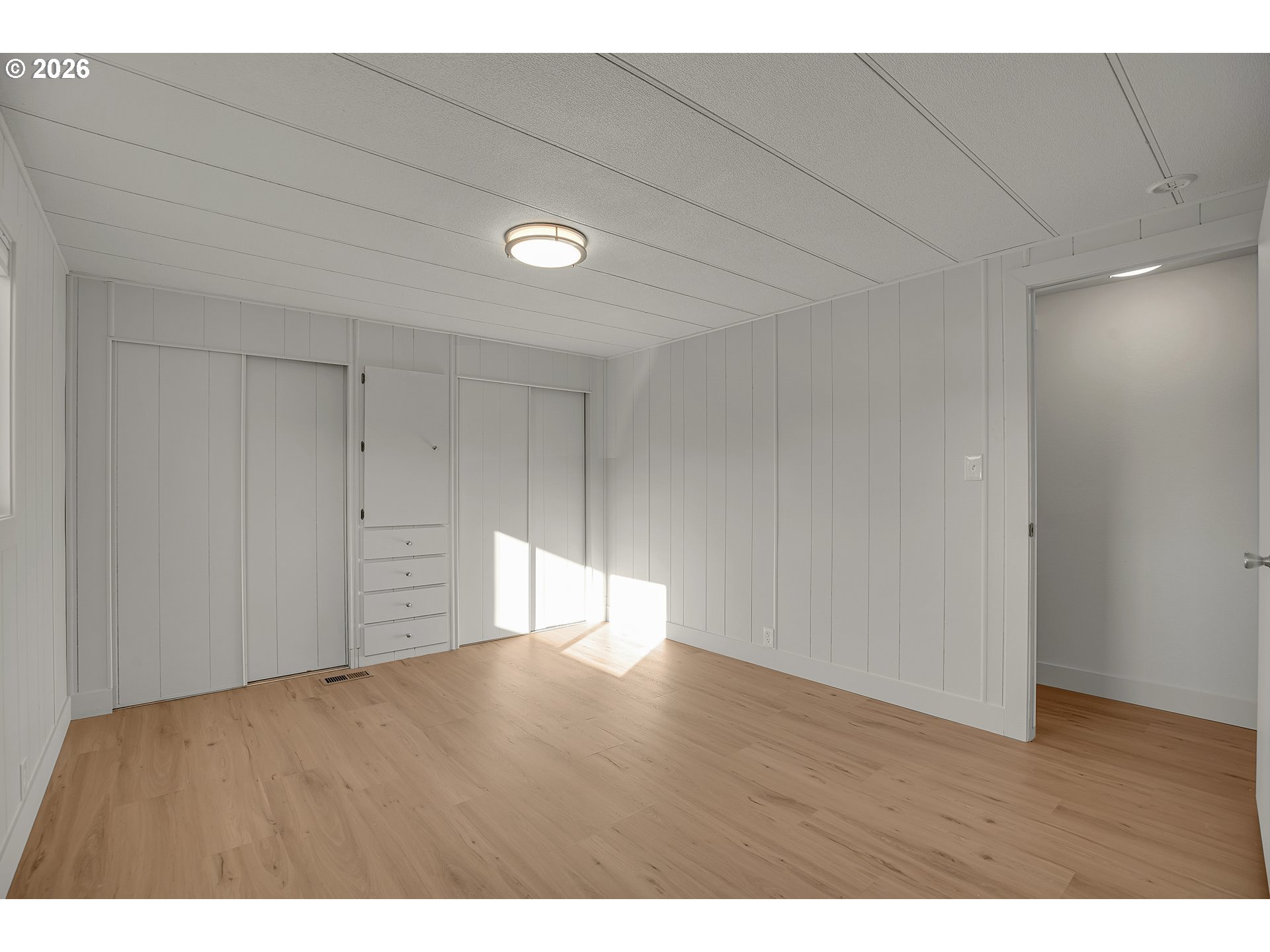 property viewer photo 28
