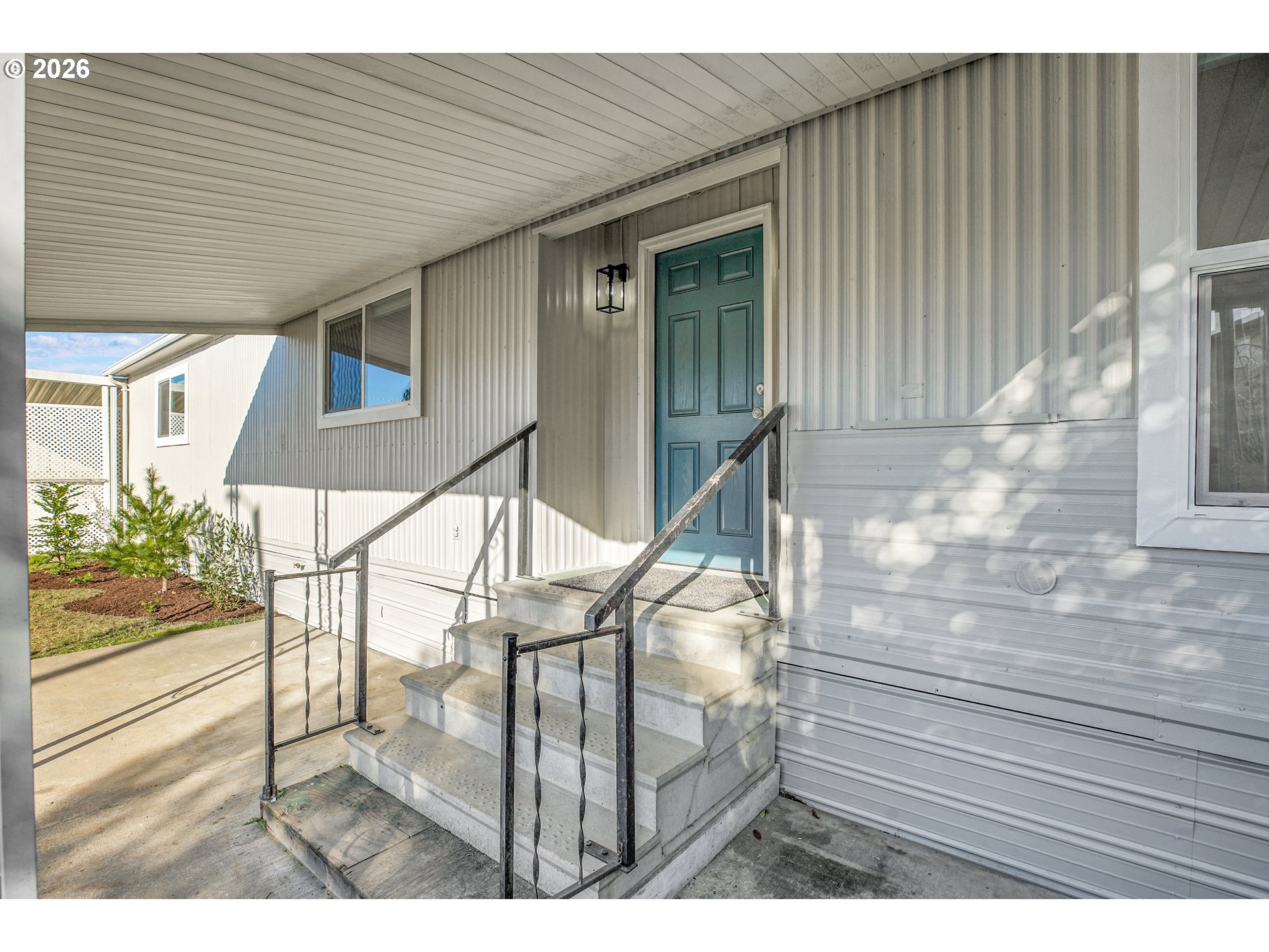 property viewer photo 3