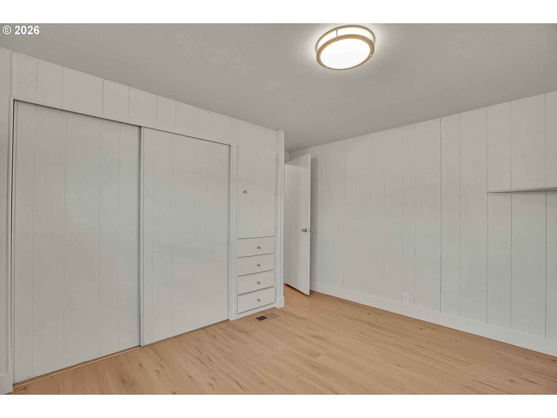 property viewer photo 33