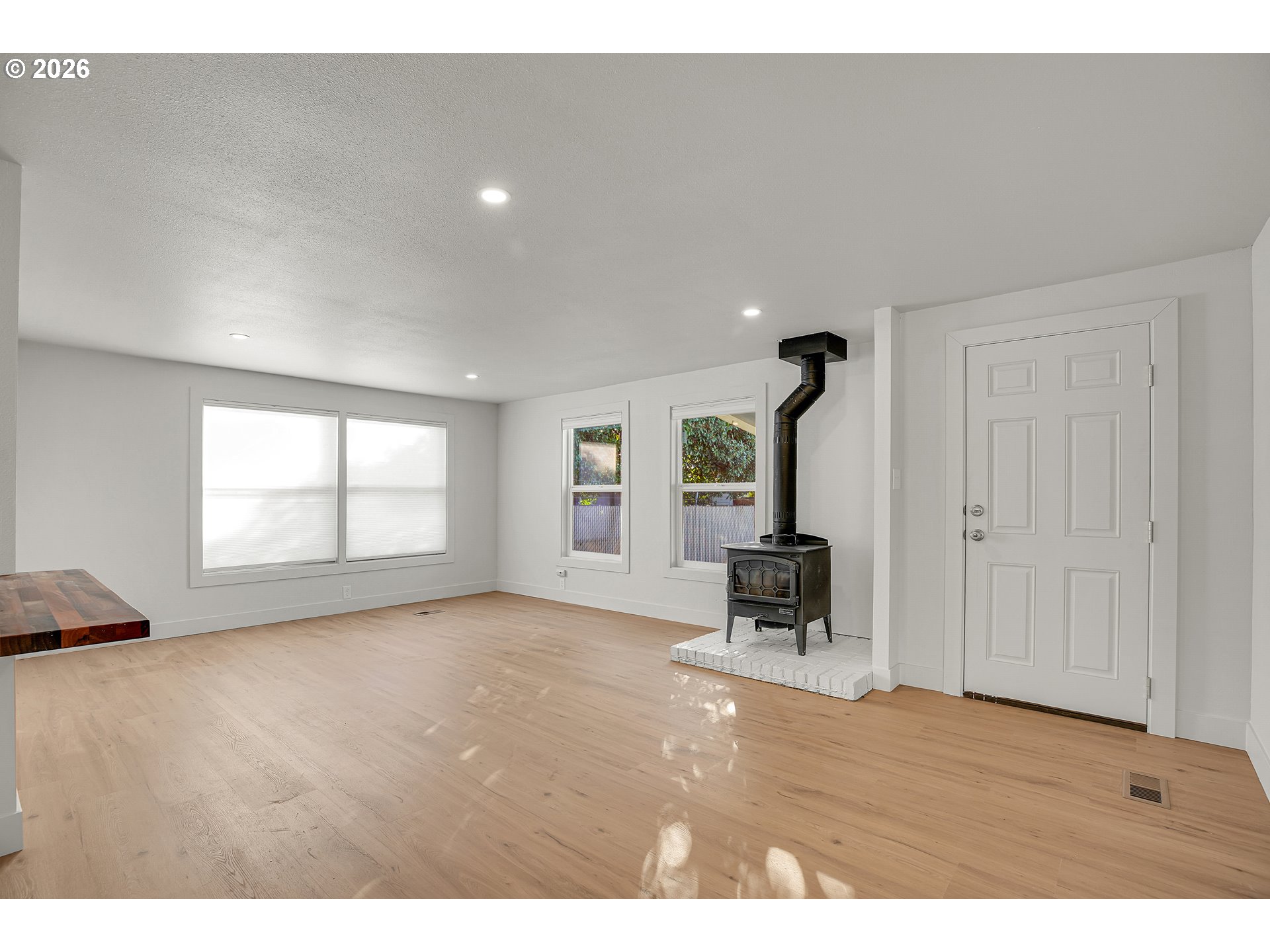 property viewer photo 6