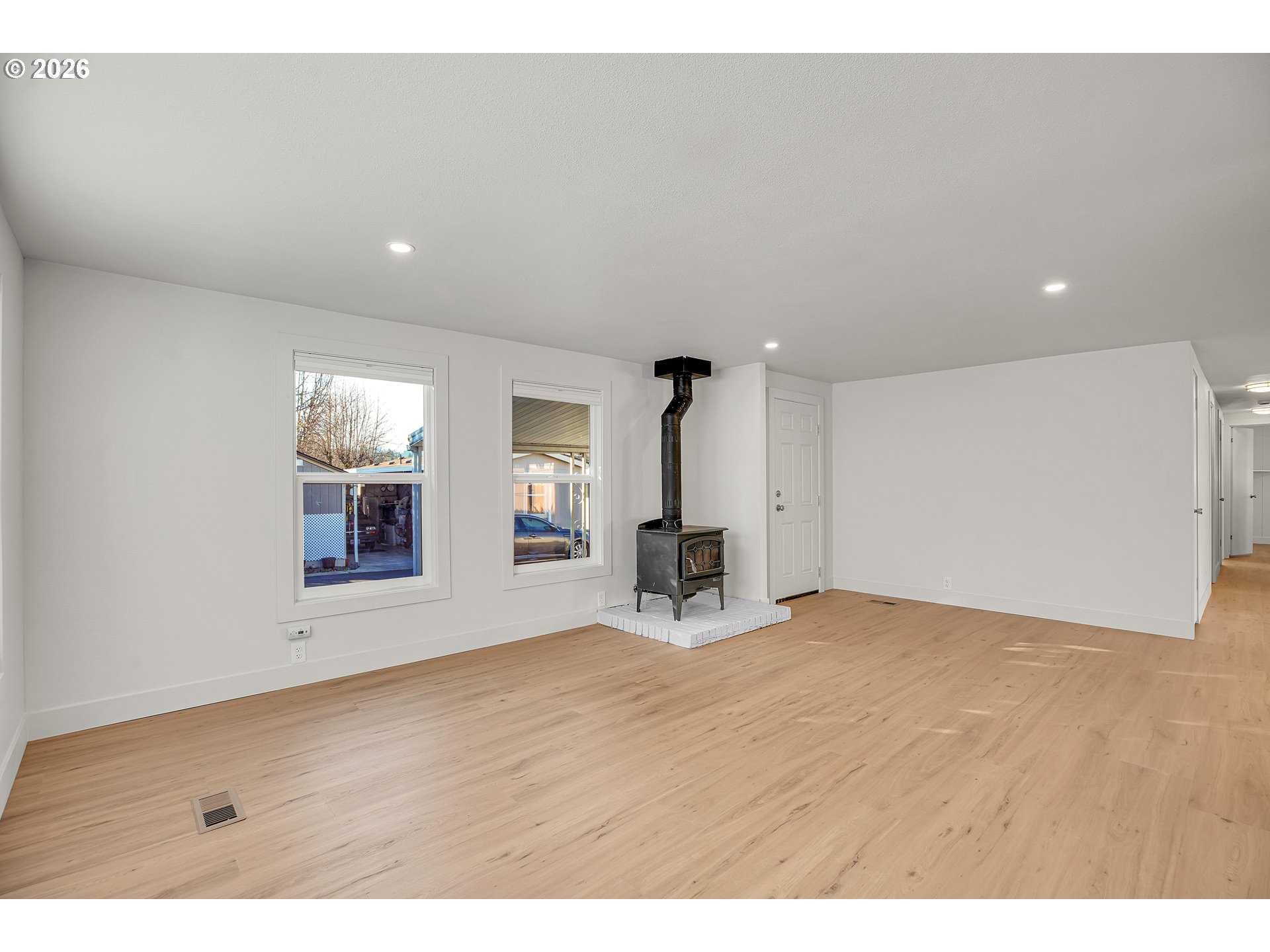property viewer photo 7