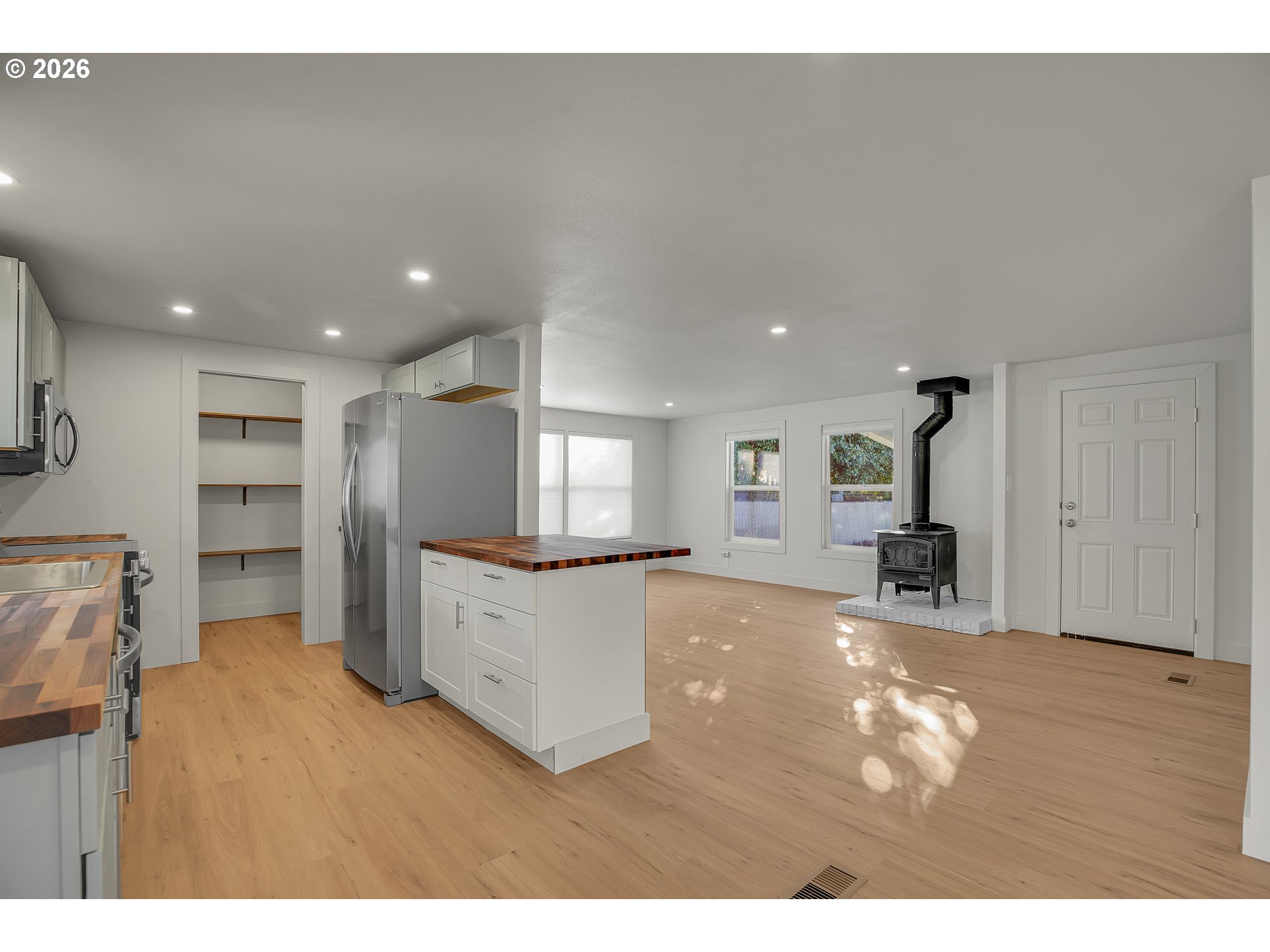 property viewer photo 9