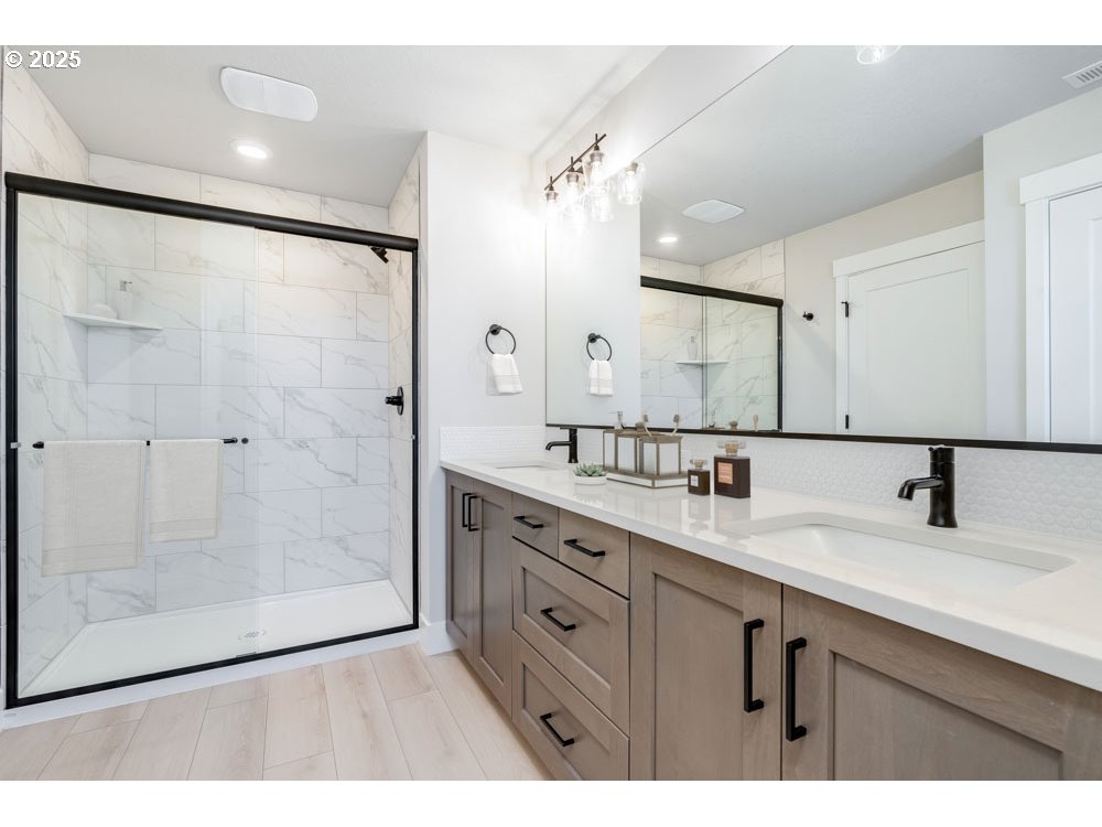 property viewer photo 5