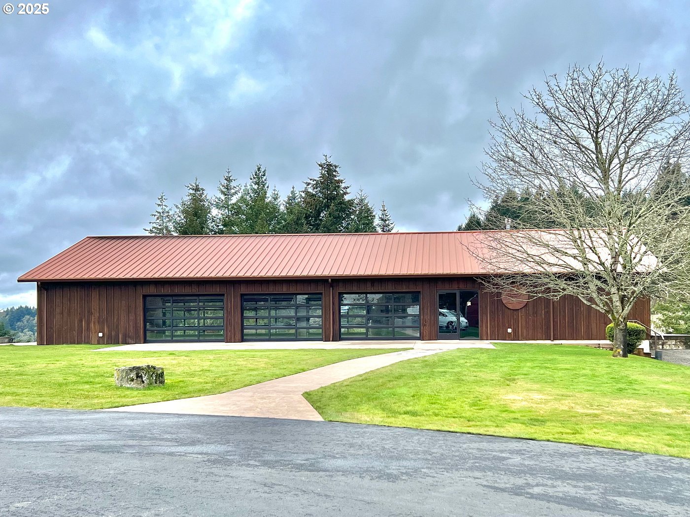 main property photo 26