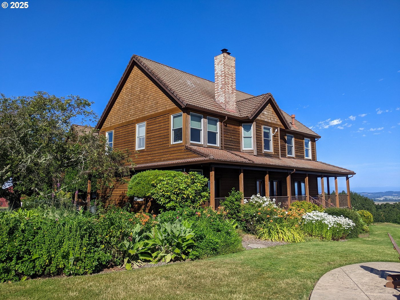 main property photo 37