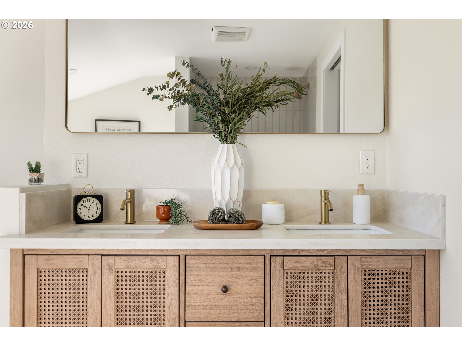 property viewer photo 20