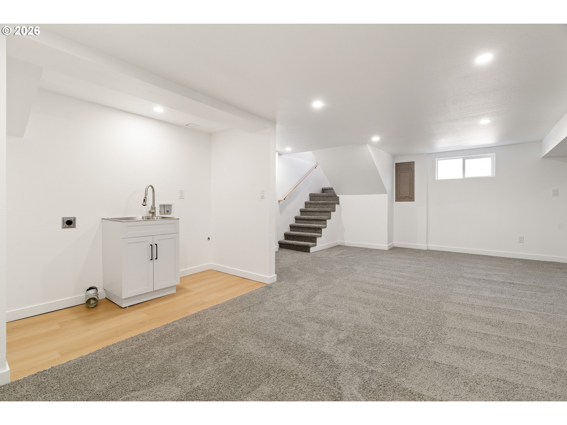 property viewer photo 25