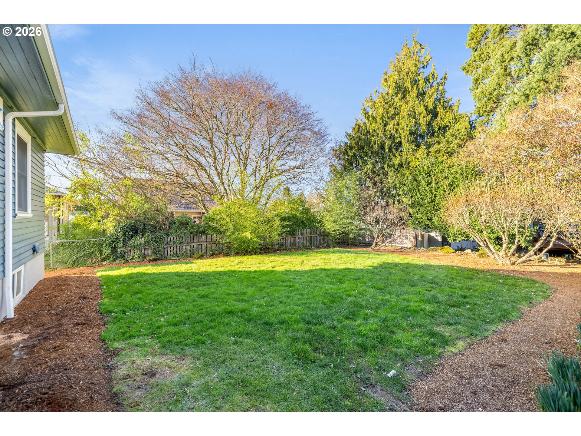 property viewer photo 47