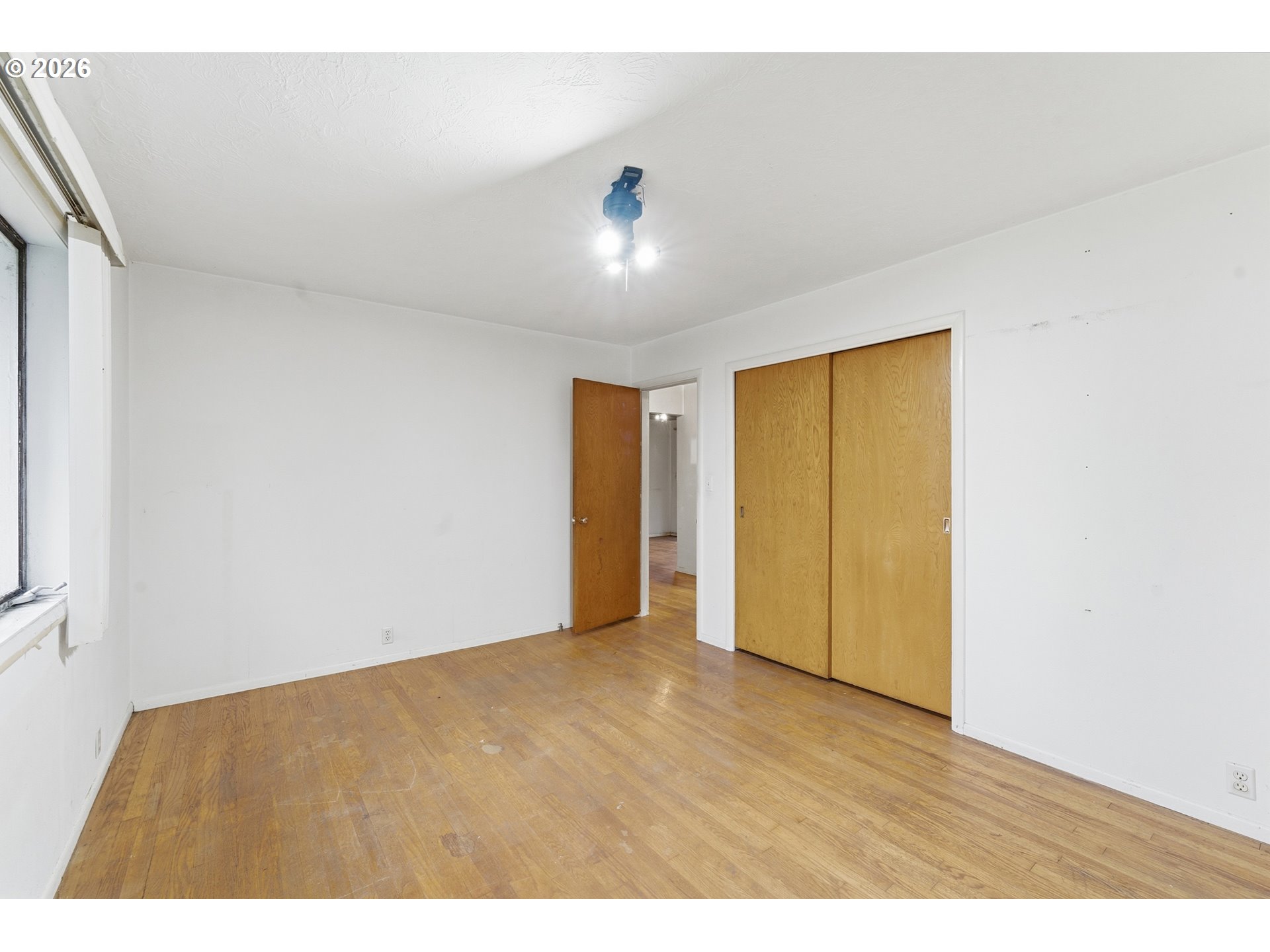 property viewer photo 18