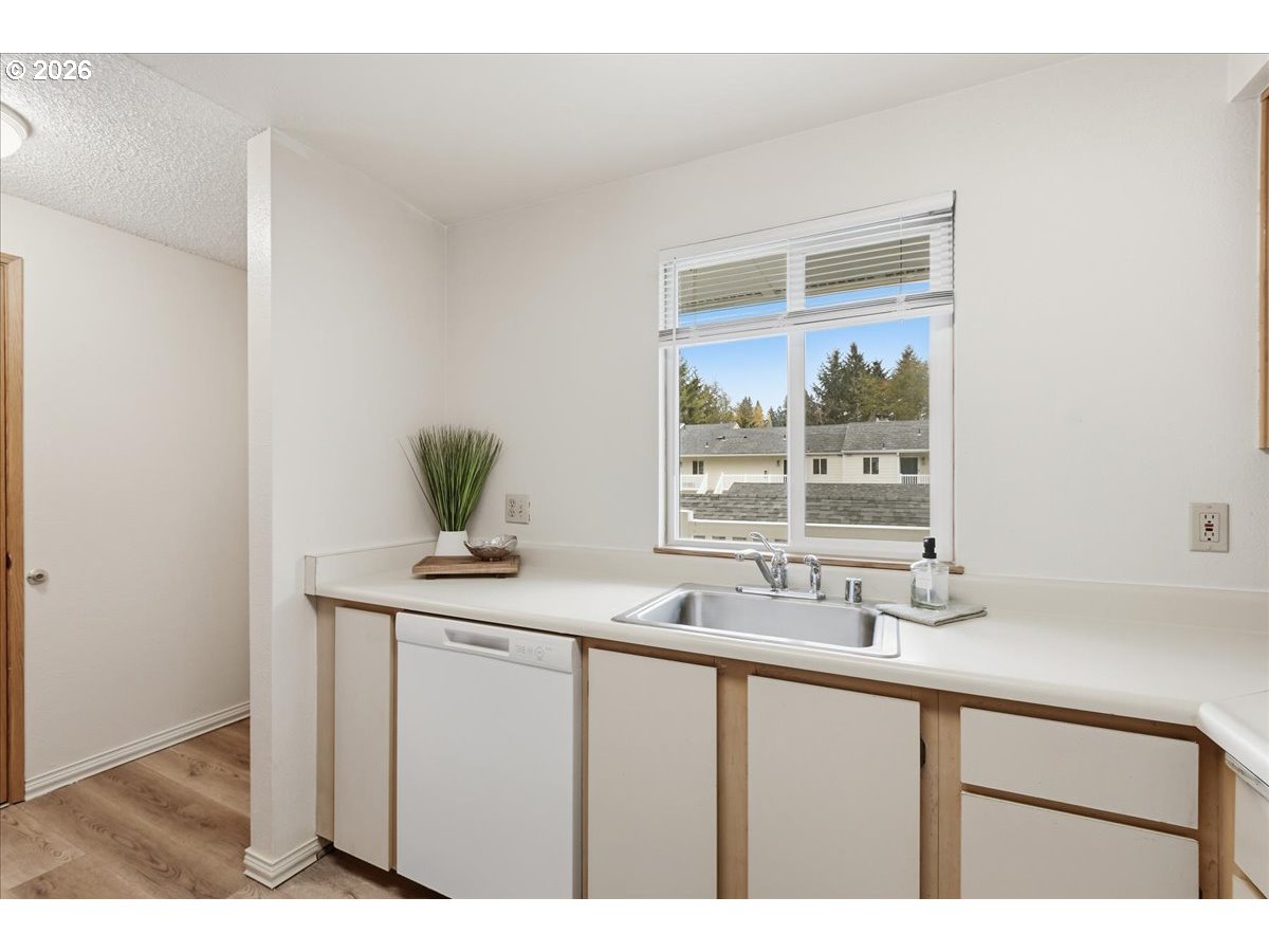 property viewer photo 12