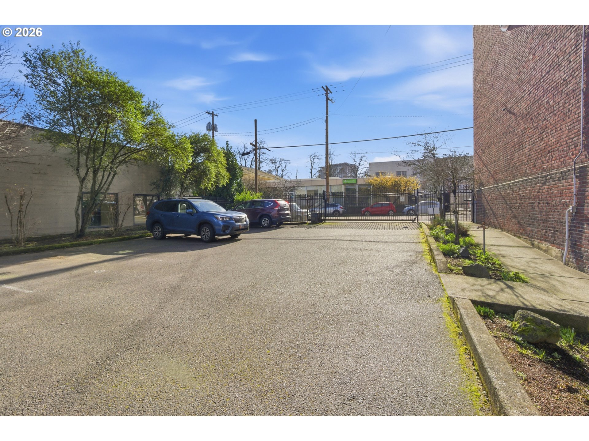 main property photo 20