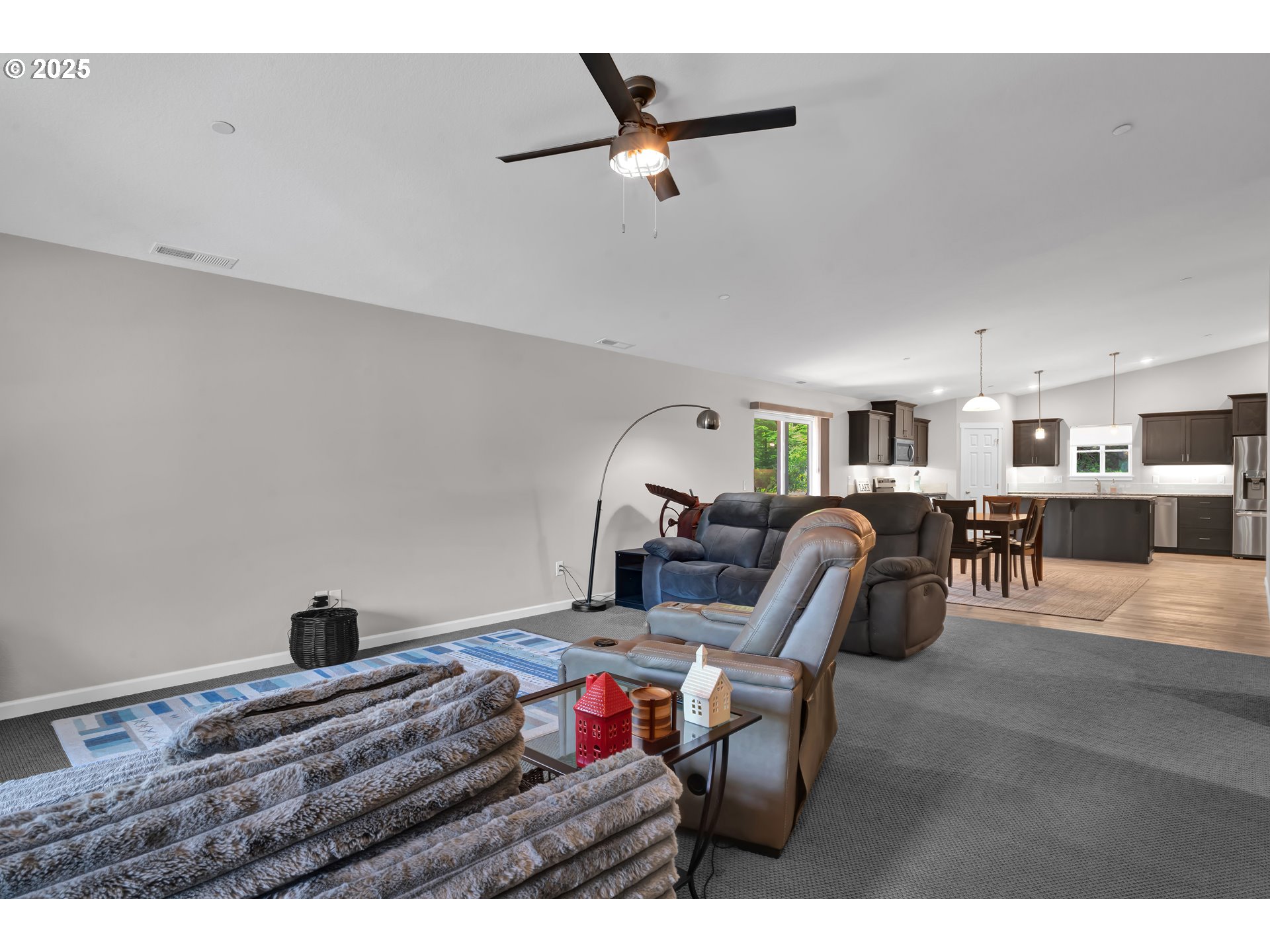 property viewer photo 6