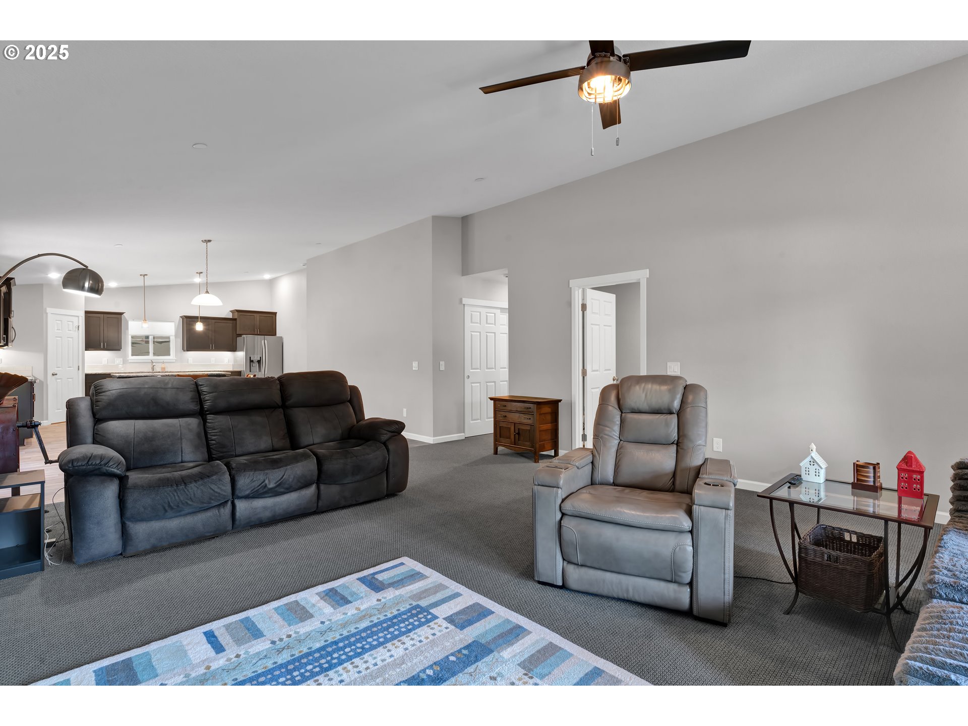 property viewer photo 7