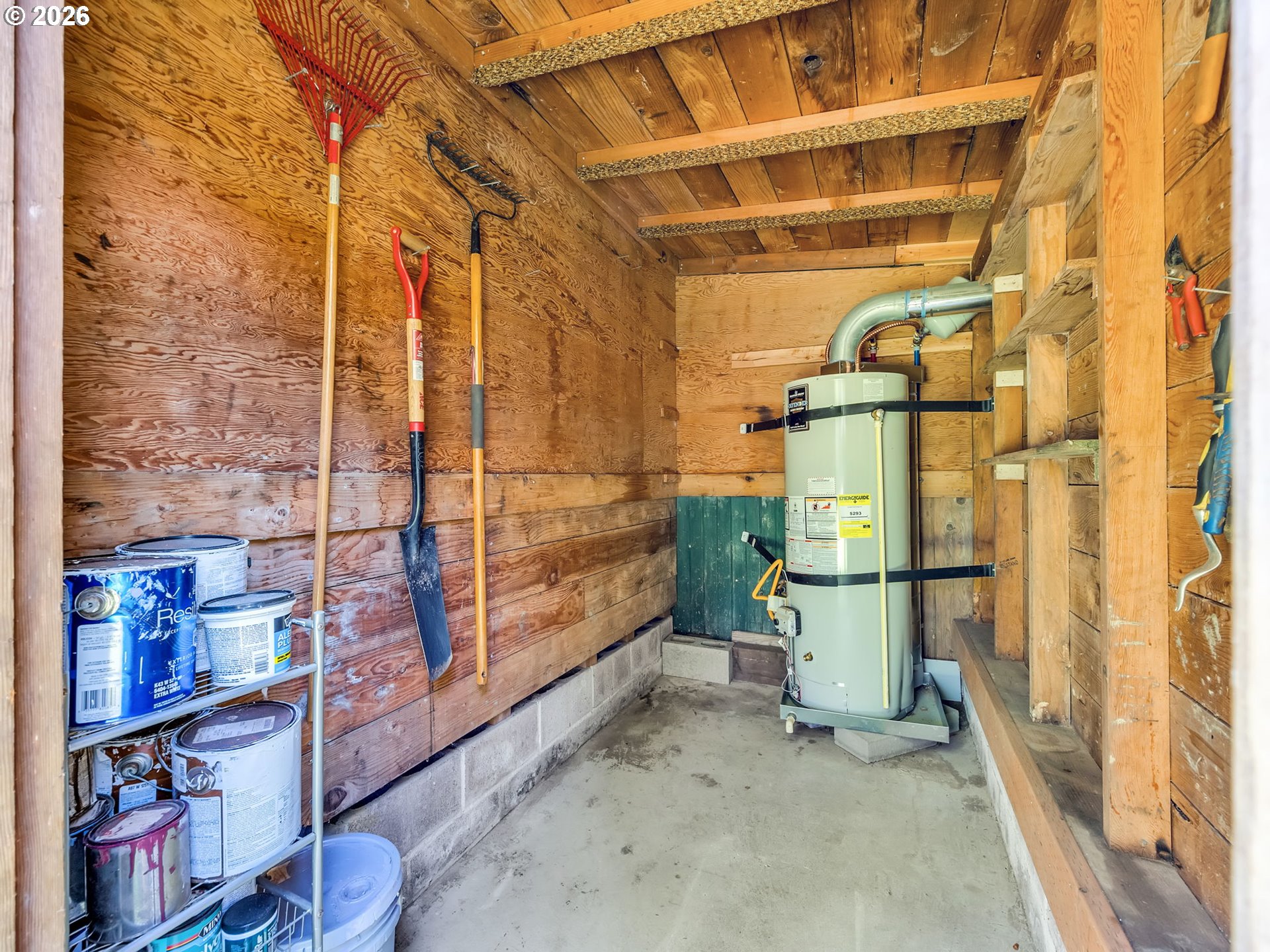 main property photo 40