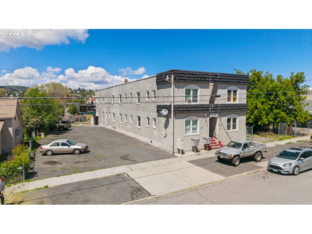 main property photo 8