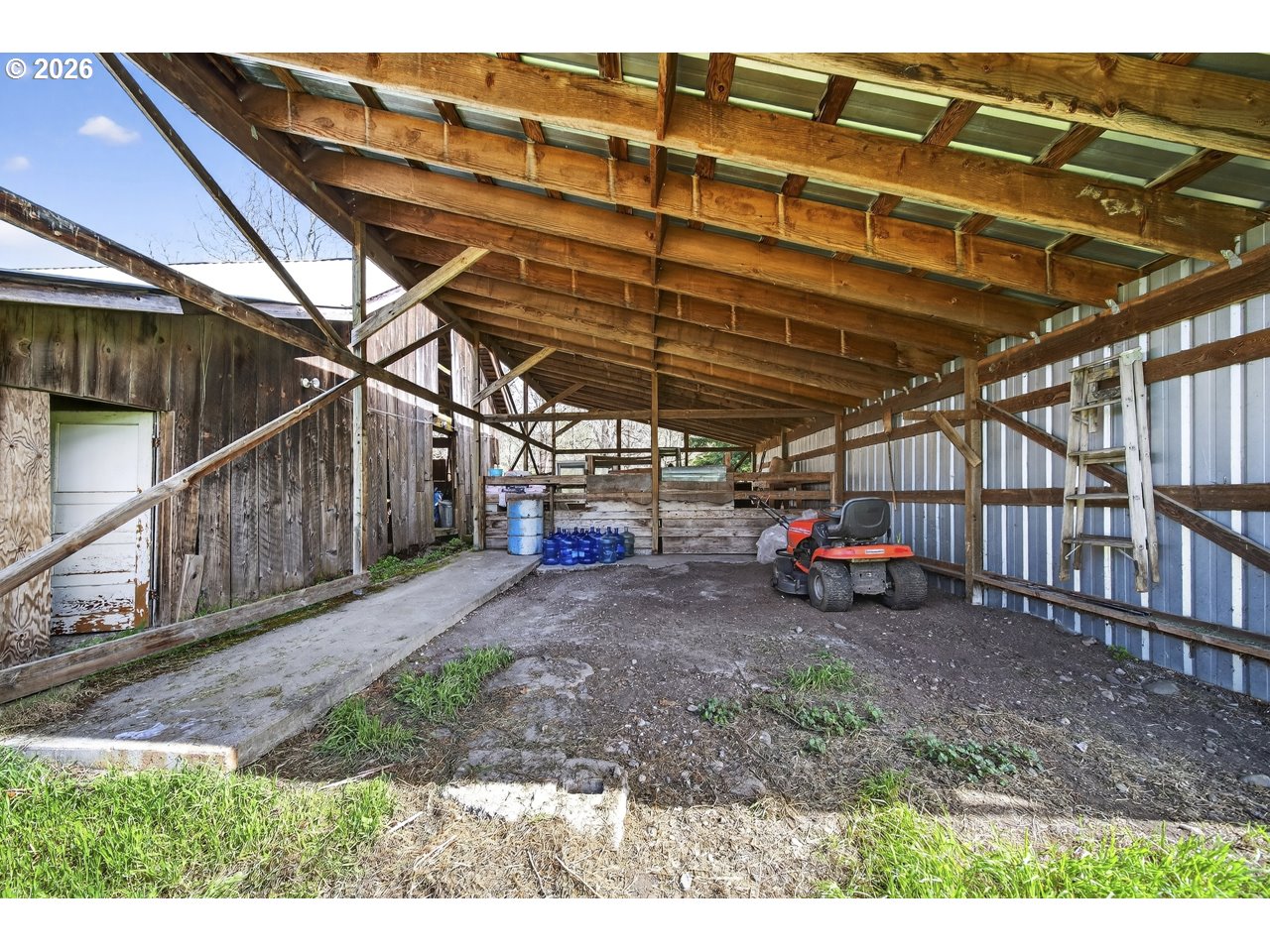 main property photo 39
