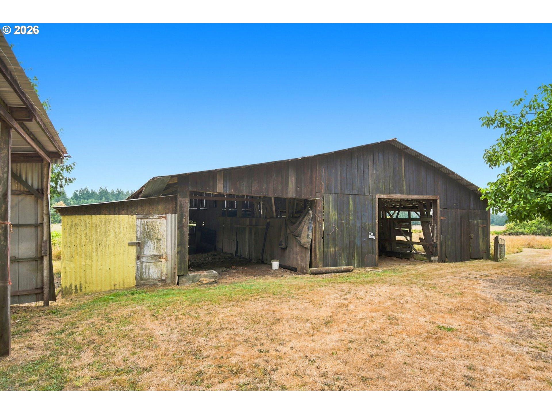 main property photo 16