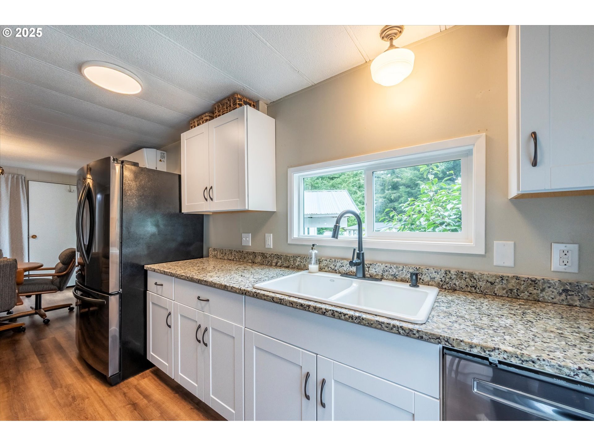 property viewer photo 12