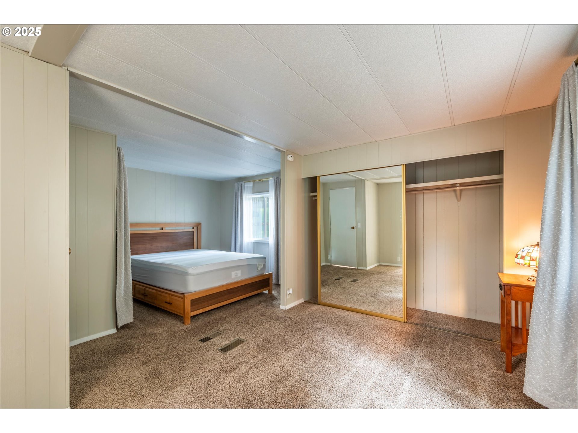 property viewer photo 16