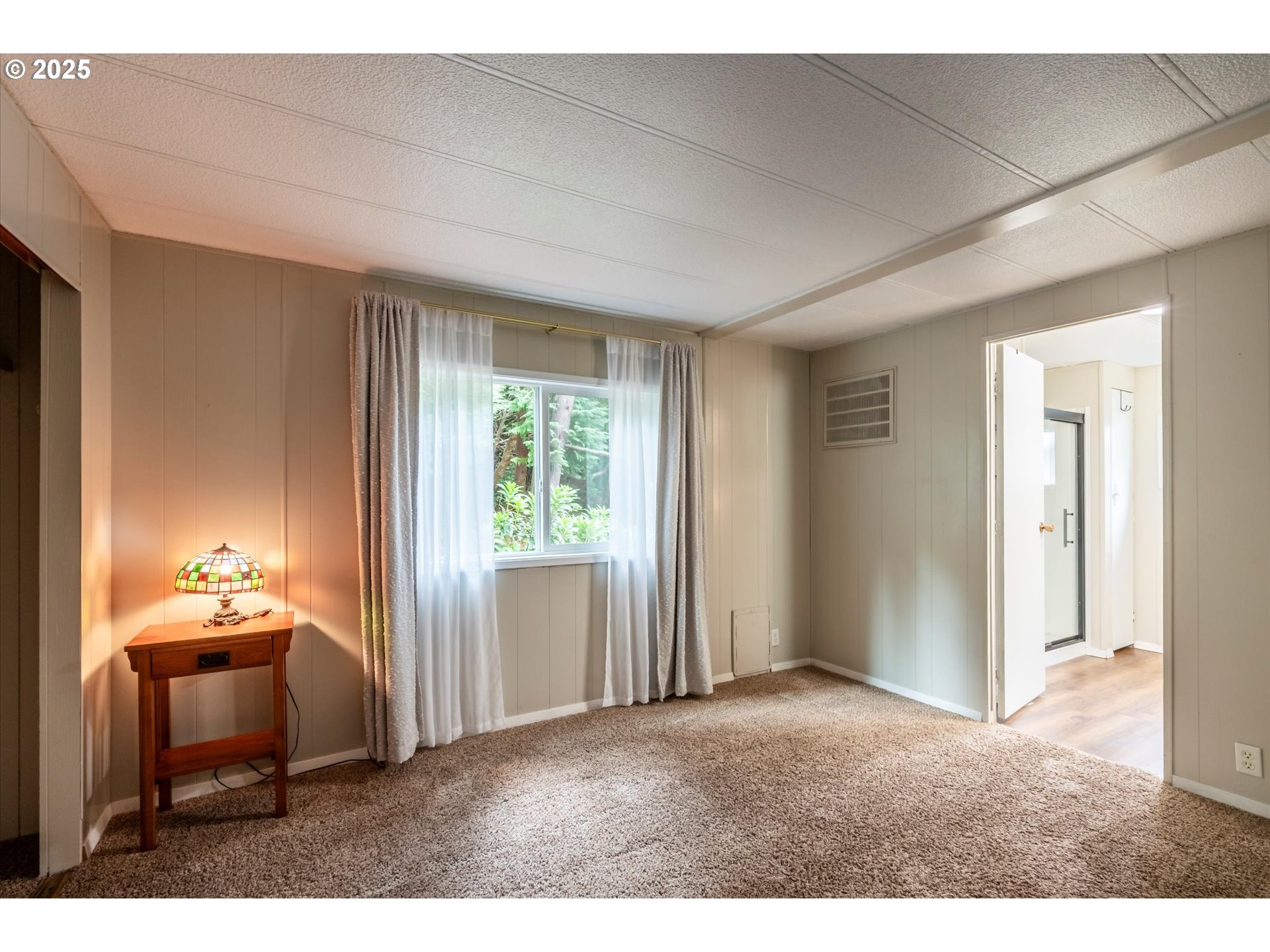 property viewer photo 18